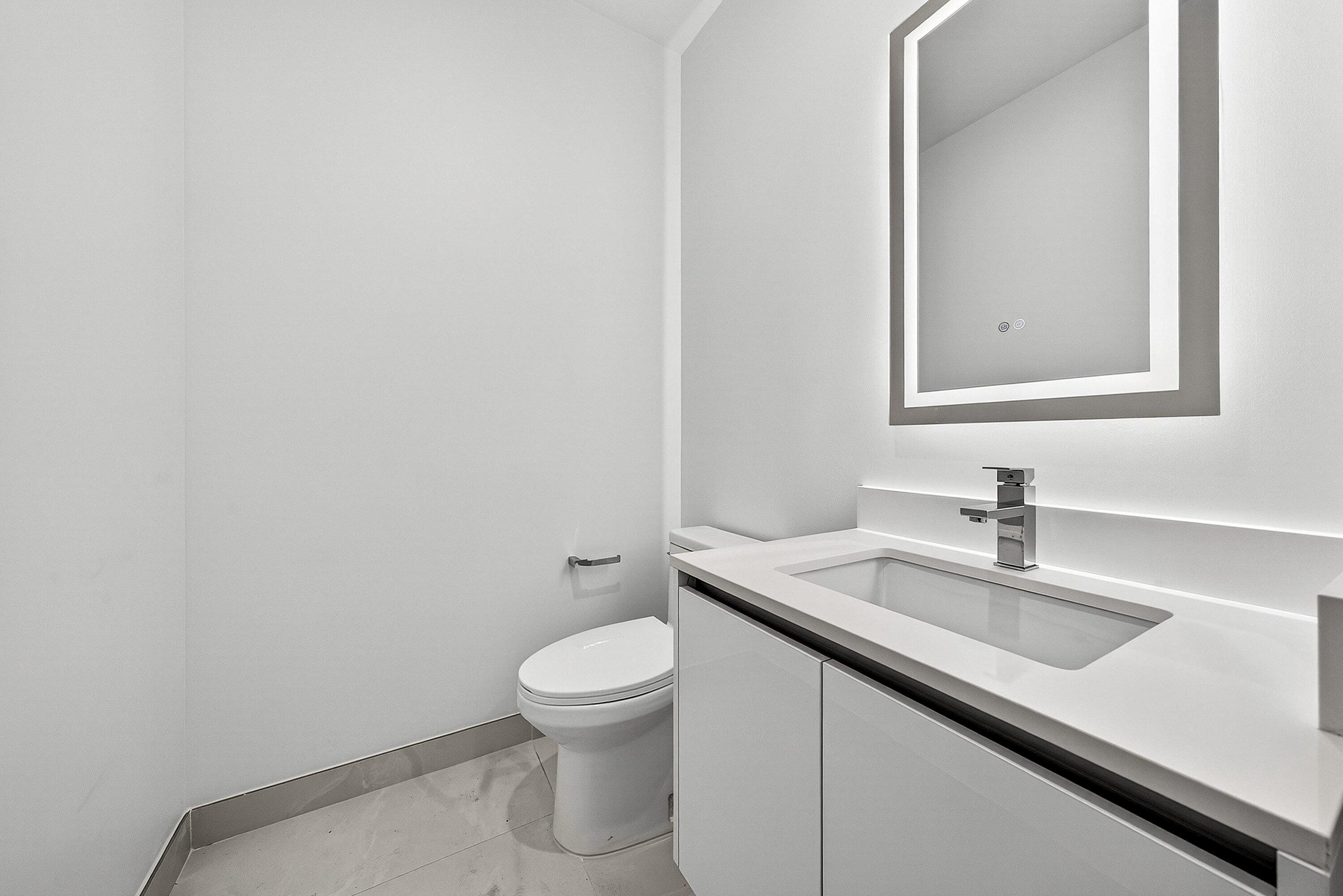 220 Lake Shore Drive 1010