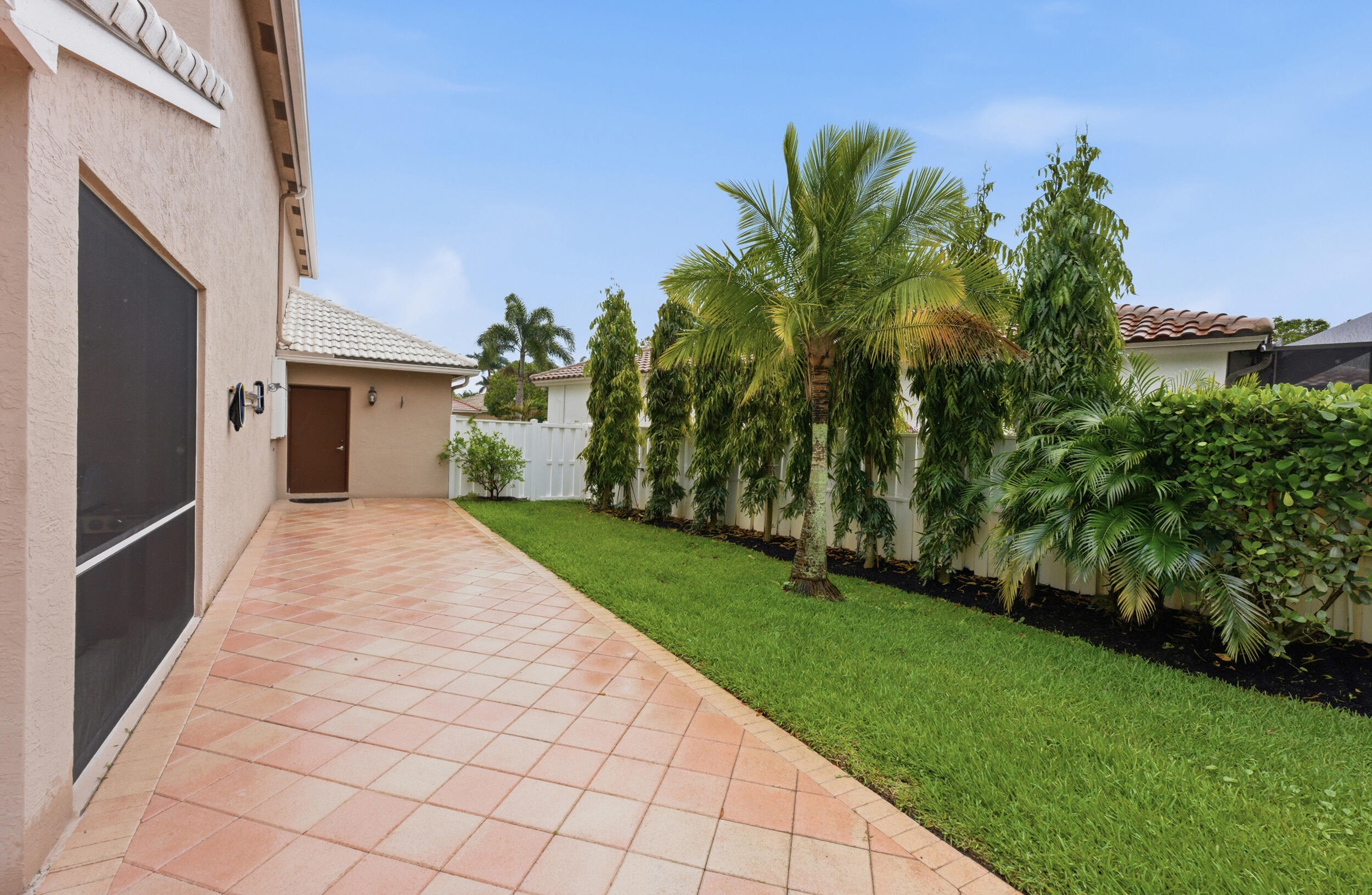 648 SW 168th Terrace