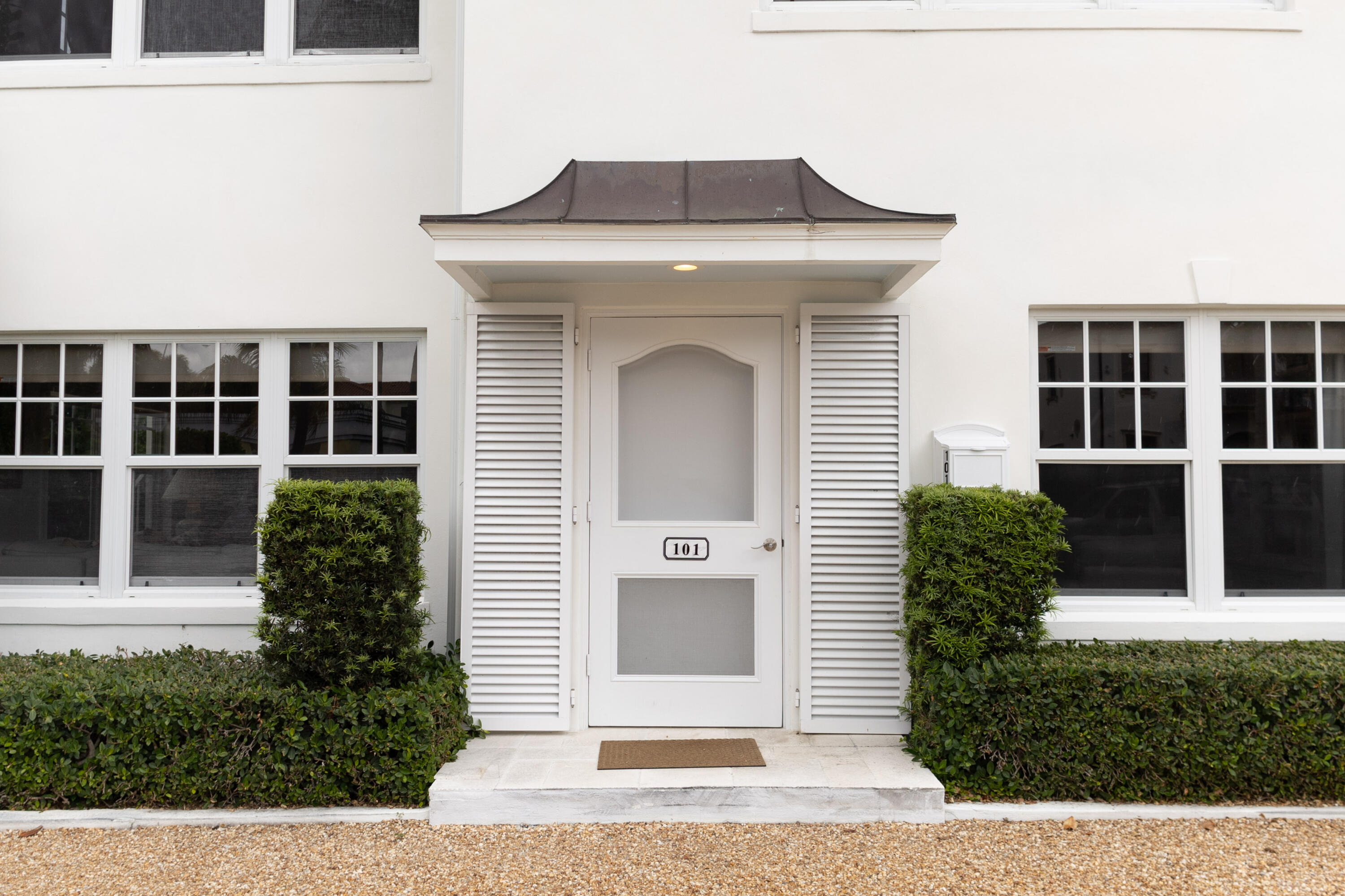 311 Cocoanut Row 101