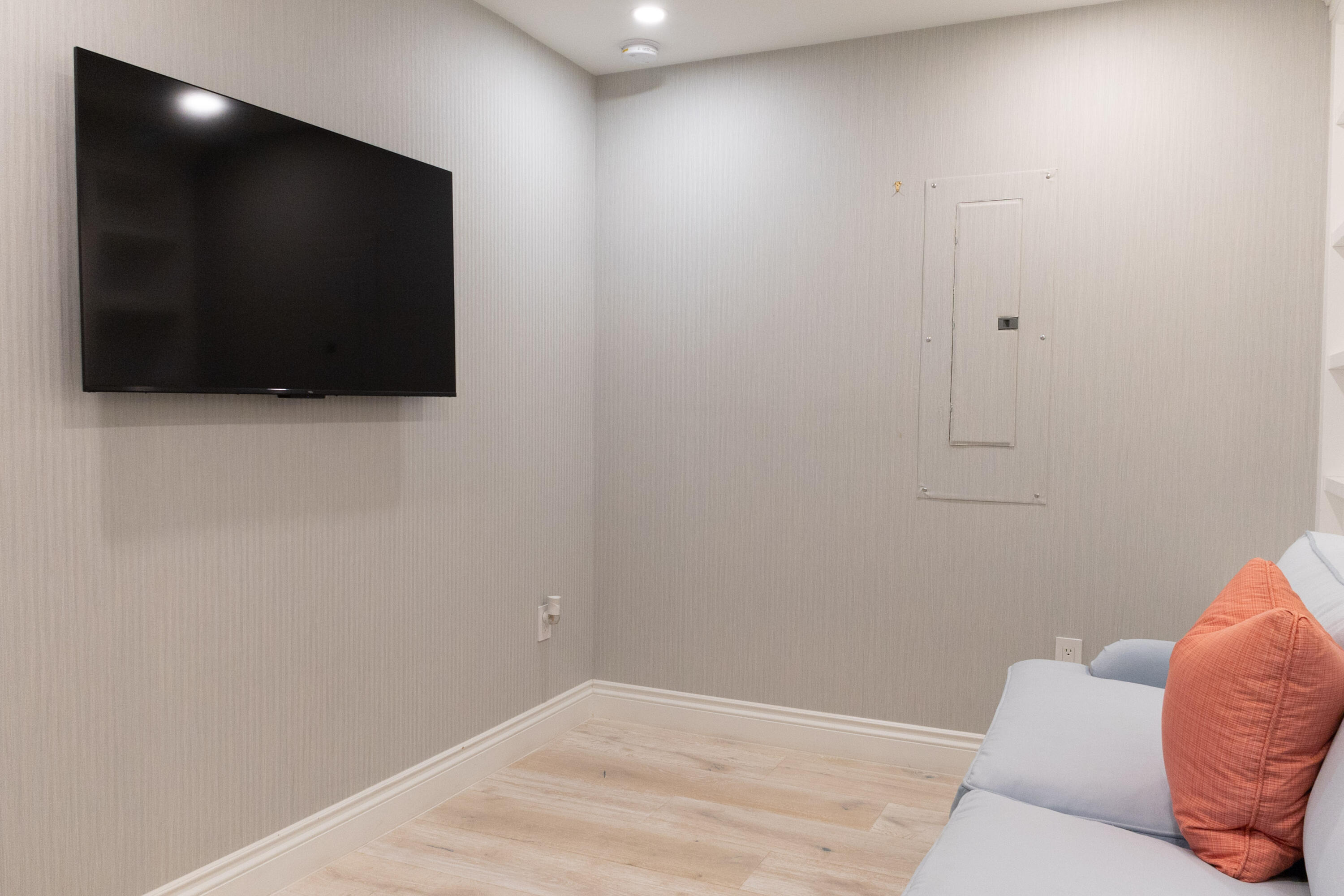 311 Cocoanut Row 101