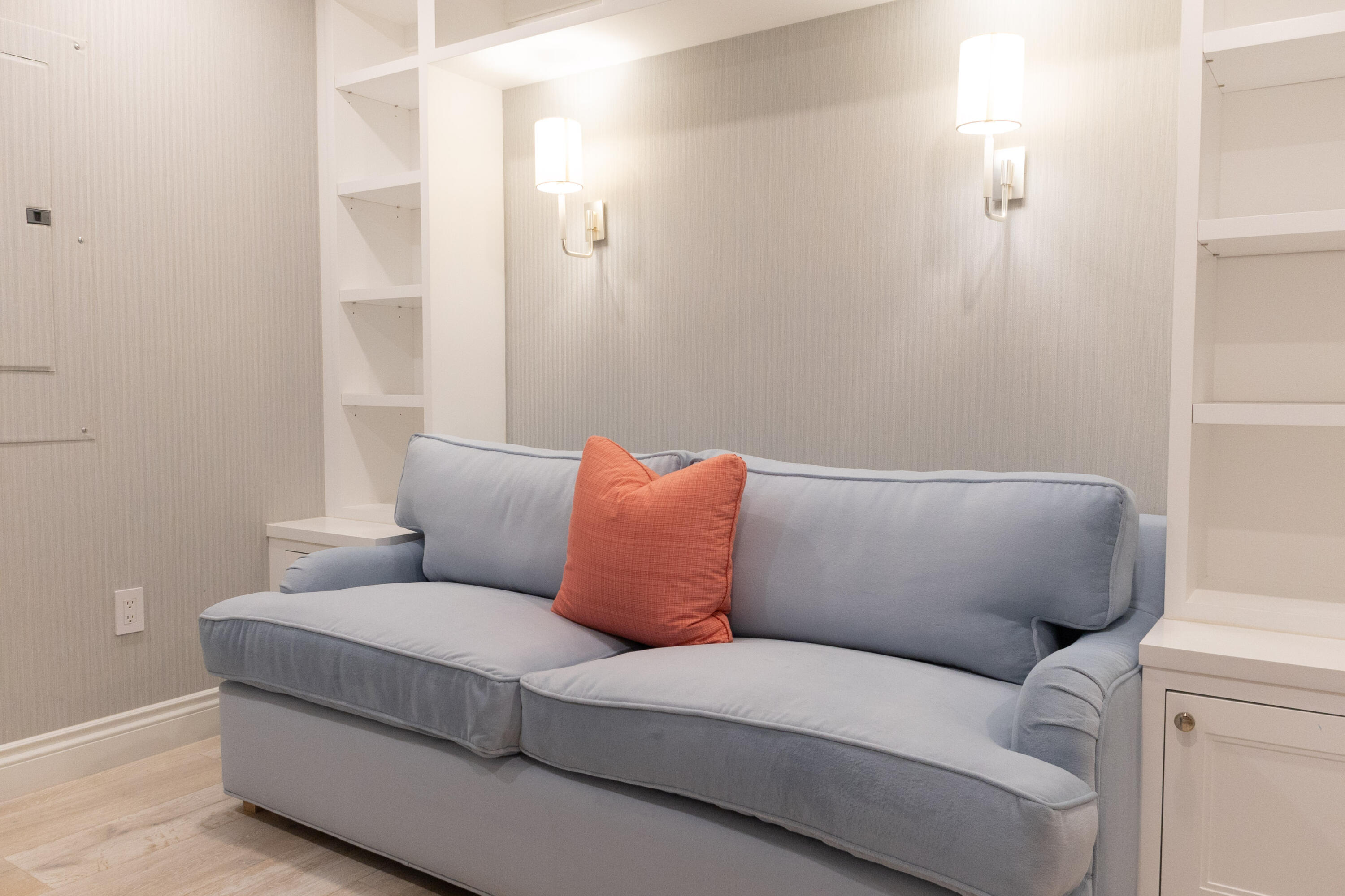 311 Cocoanut Row 101