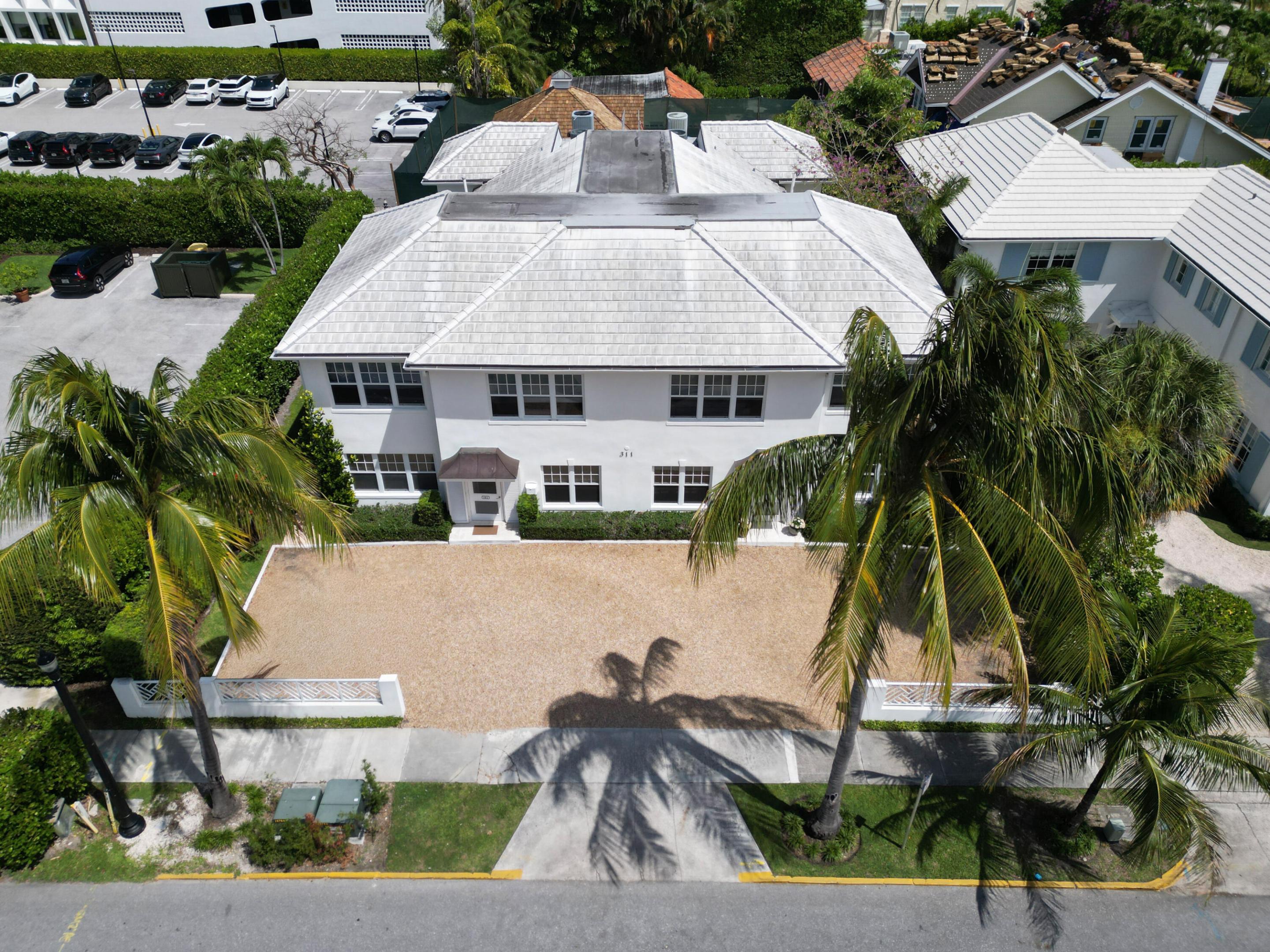 311 Cocoanut Row 101
