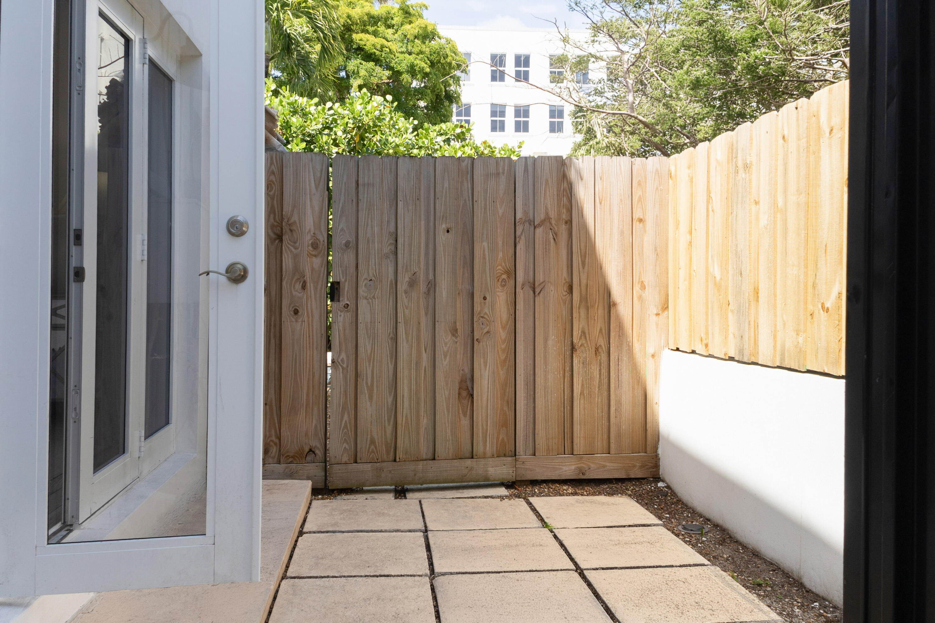 311 Cocoanut Row 101