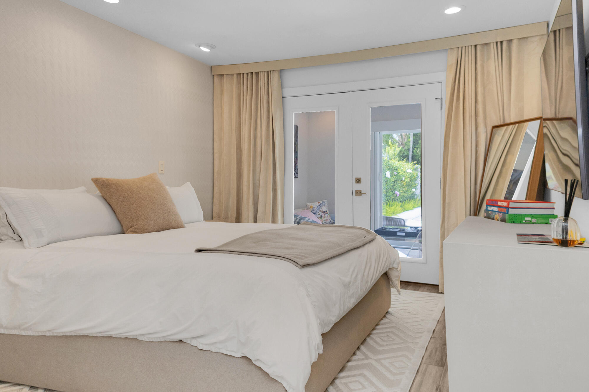 2291 Las Casitas Drive