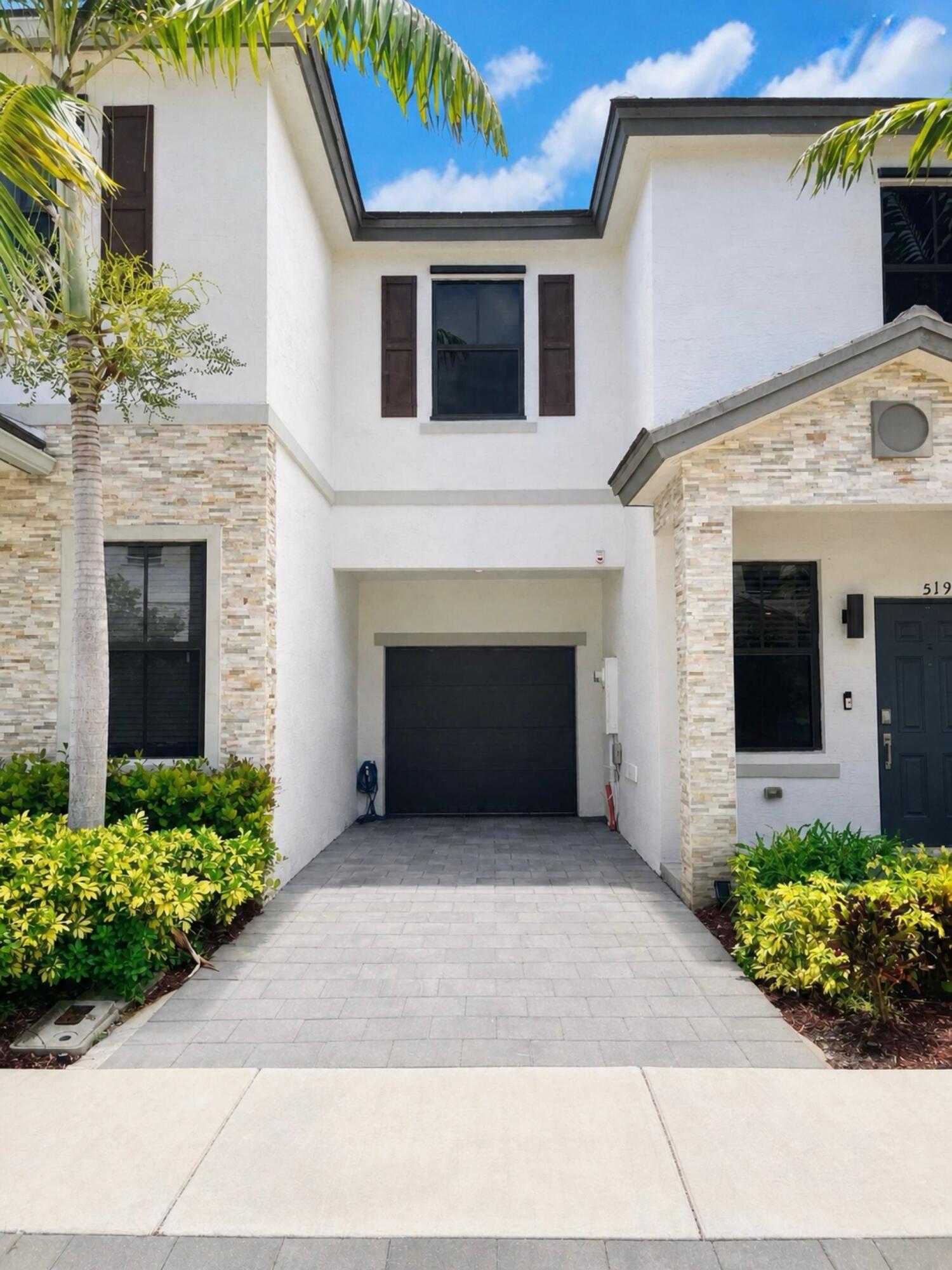 519 SW 19th Terrace