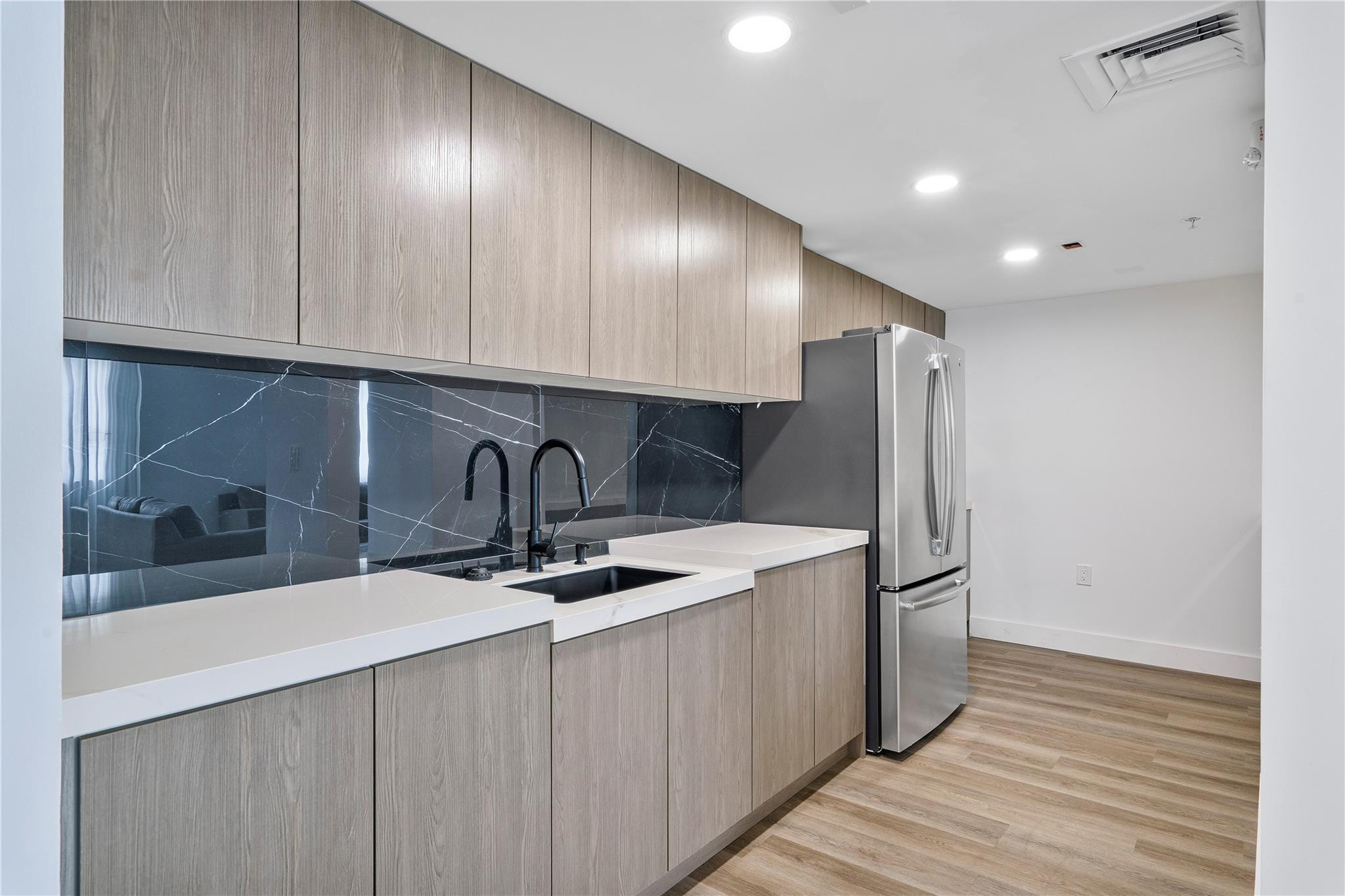 100 N Federal Highway 938