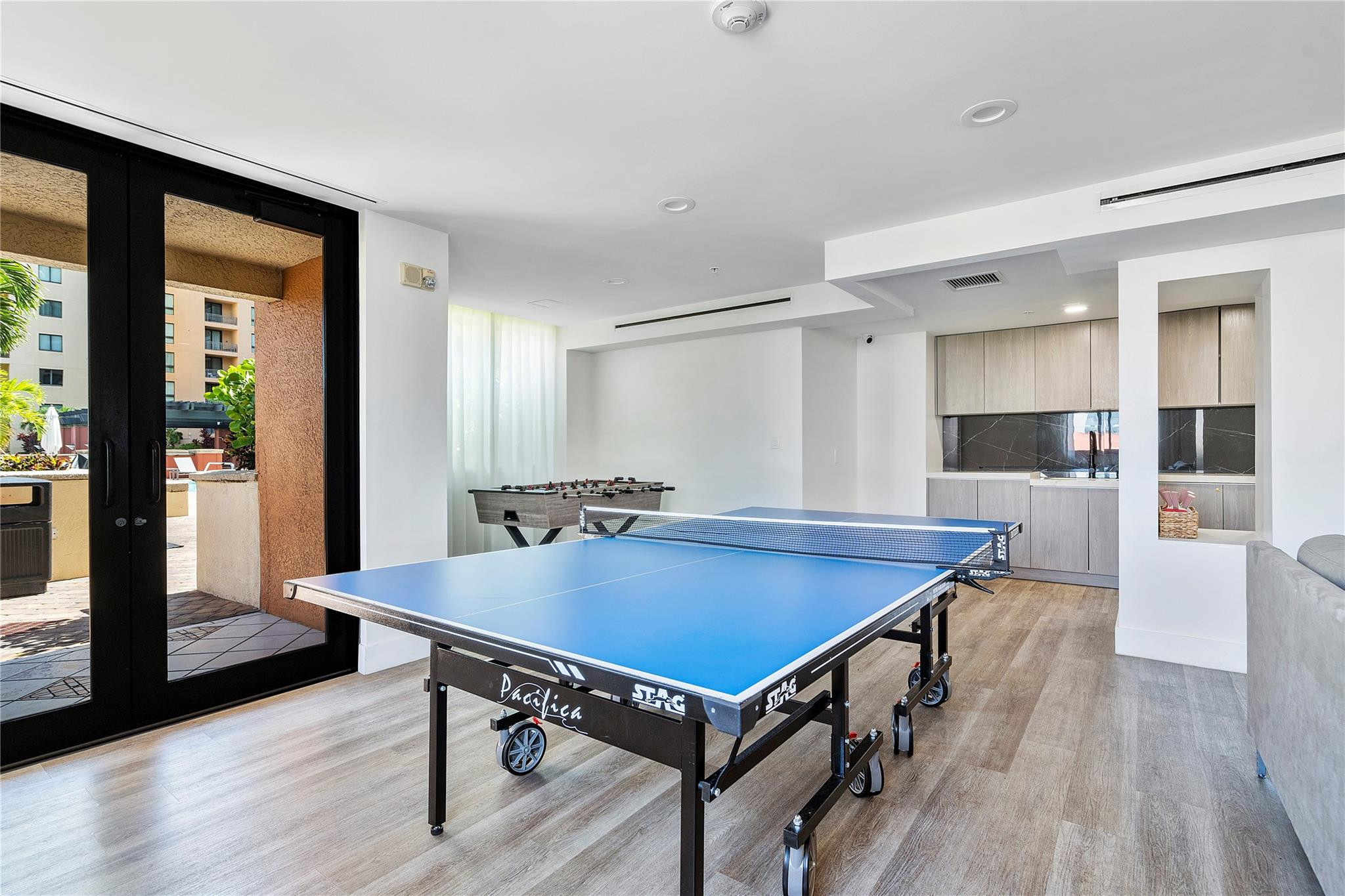 100 N Federal Highway 938