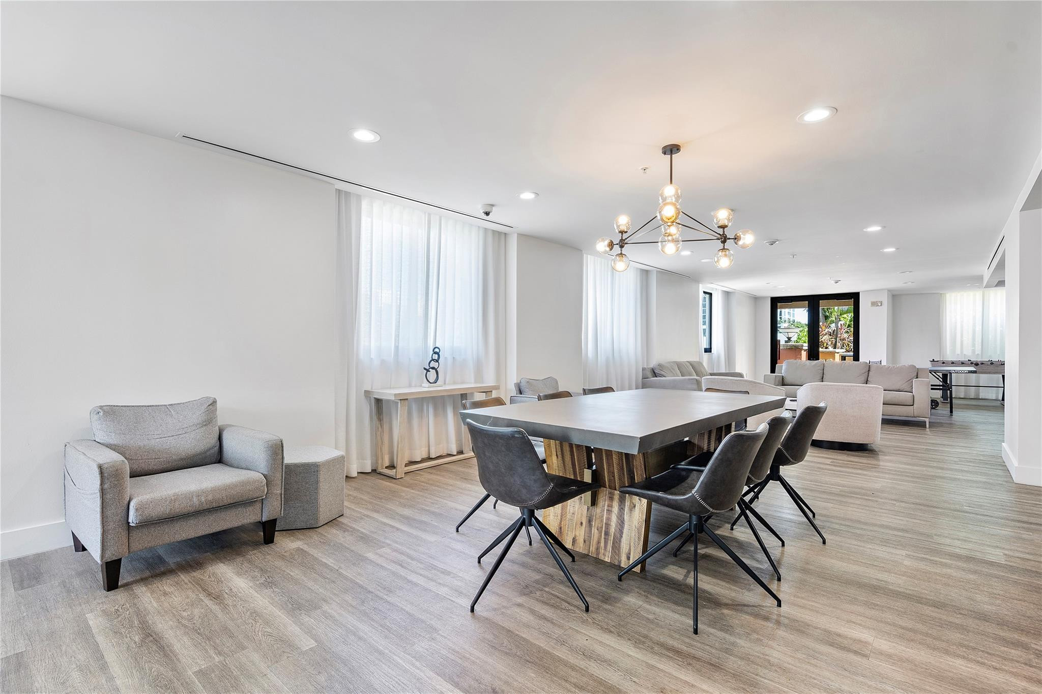 100 N Federal Highway 938