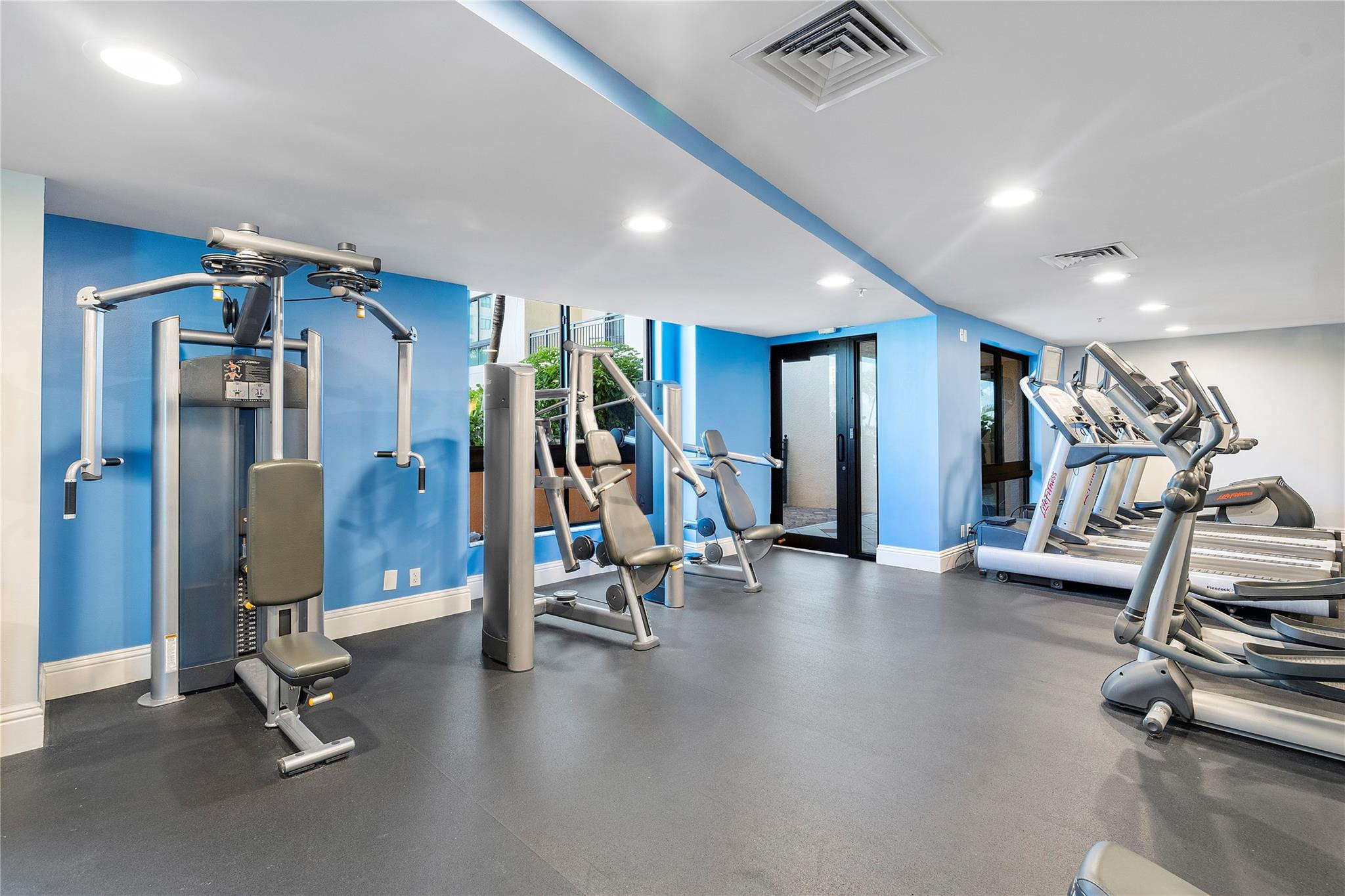 100 N Federal Highway 938