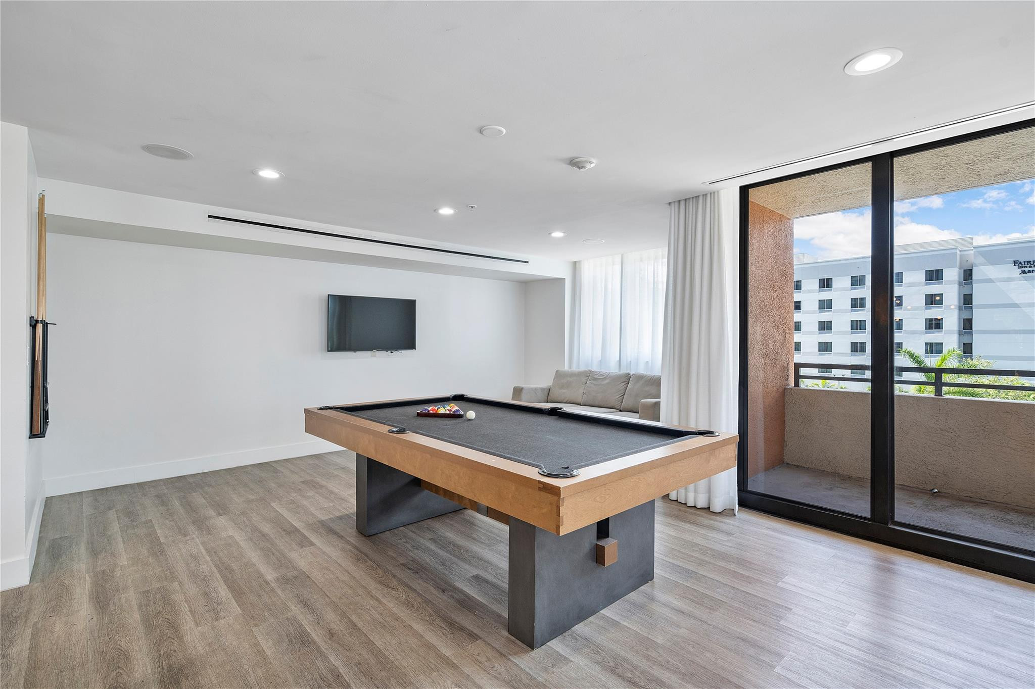 100 N Federal Highway 938