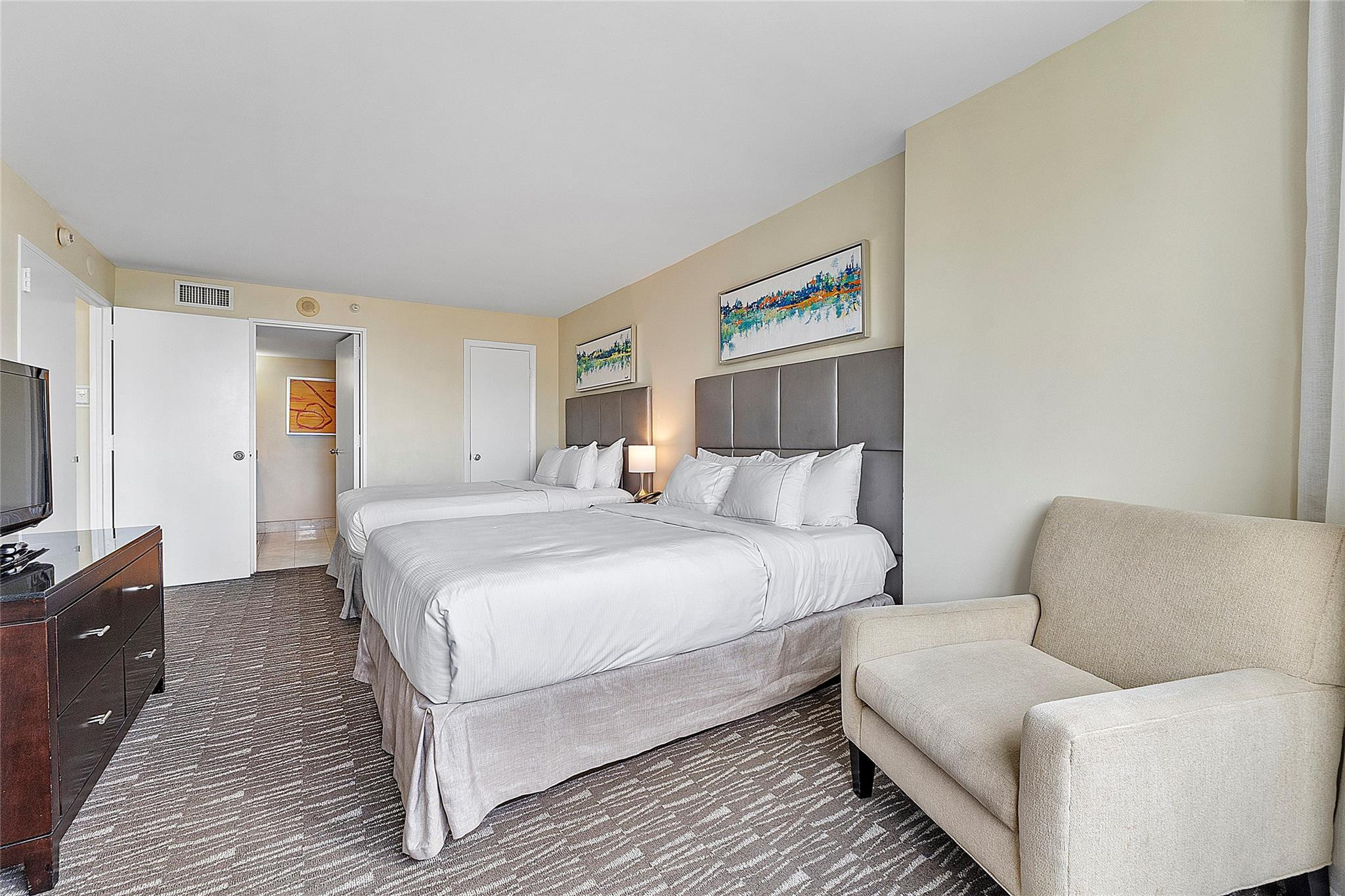 2670 E Sunrise Boulevard 1115