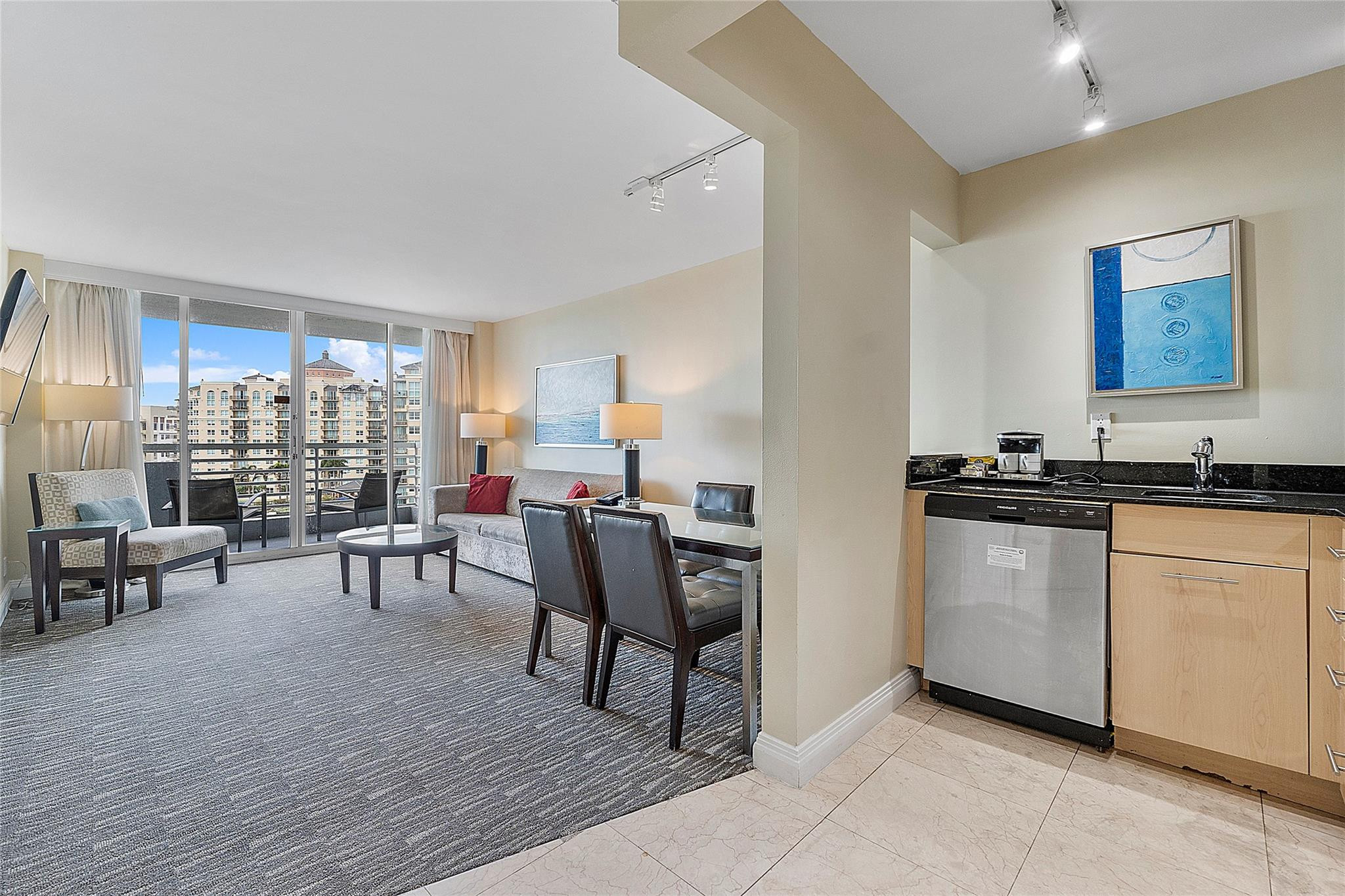 2670 E Sunrise Boulevard 1115