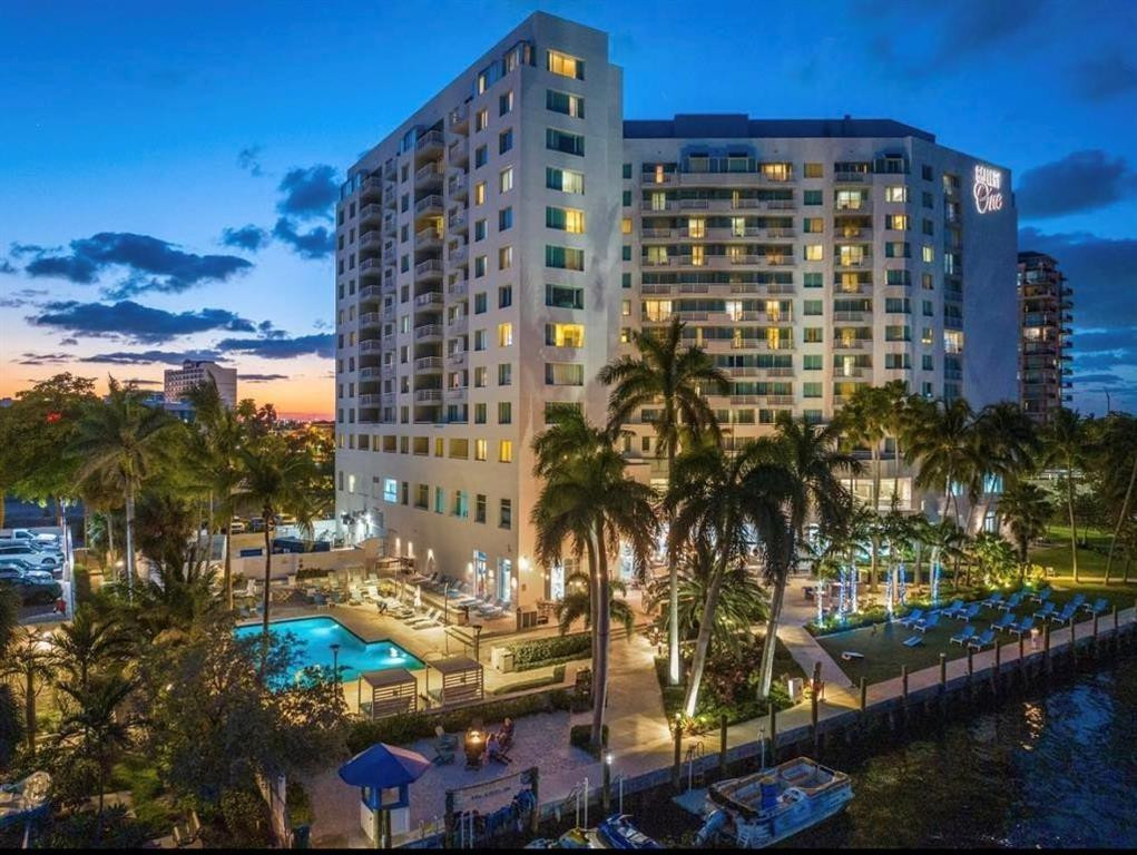 2670 E Sunrise Boulevard 1115