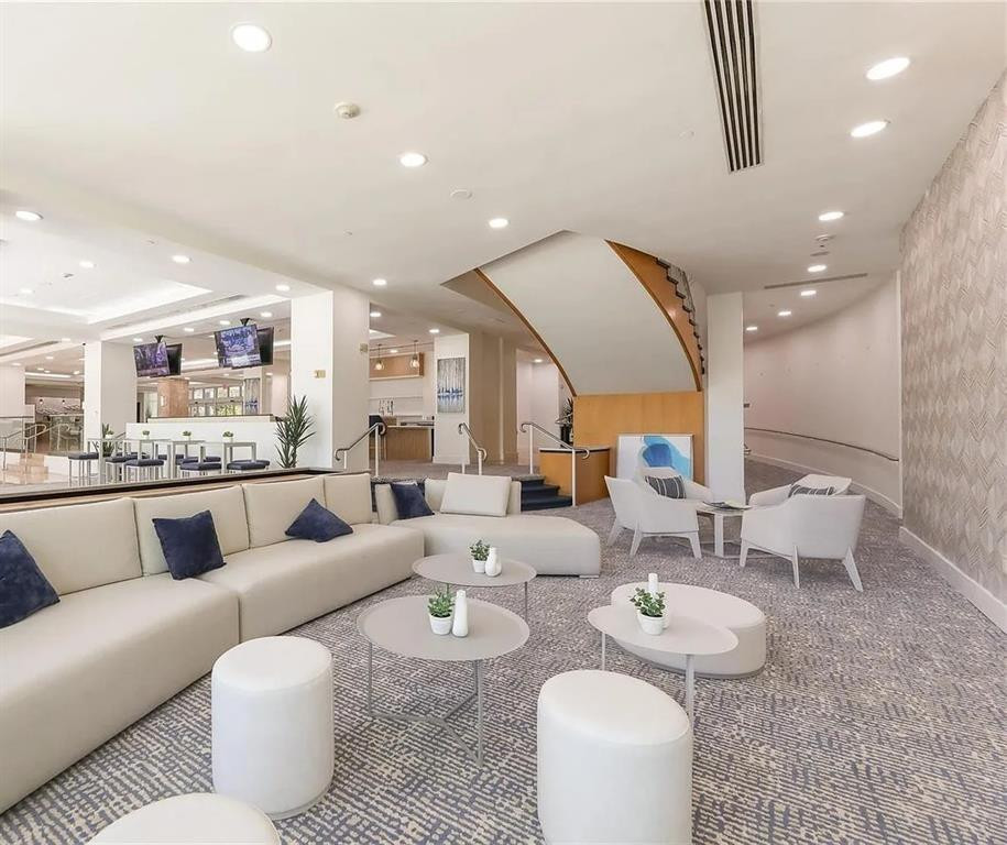 2670 E Sunrise Boulevard 1115