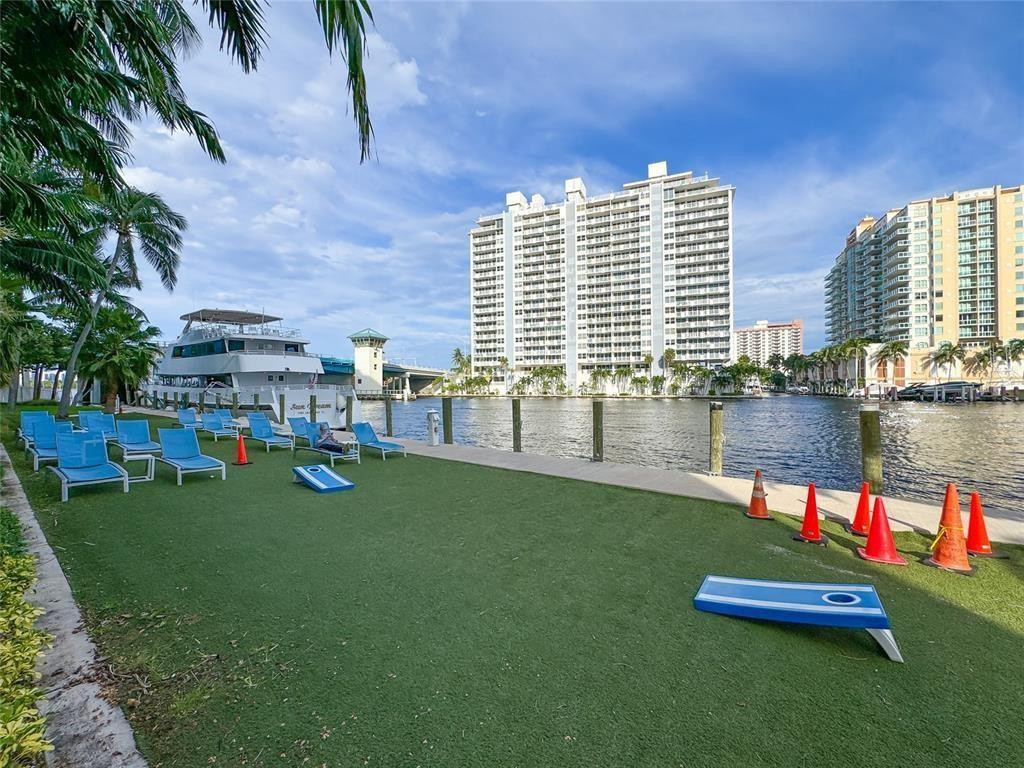2670 E Sunrise Boulevard 1115
