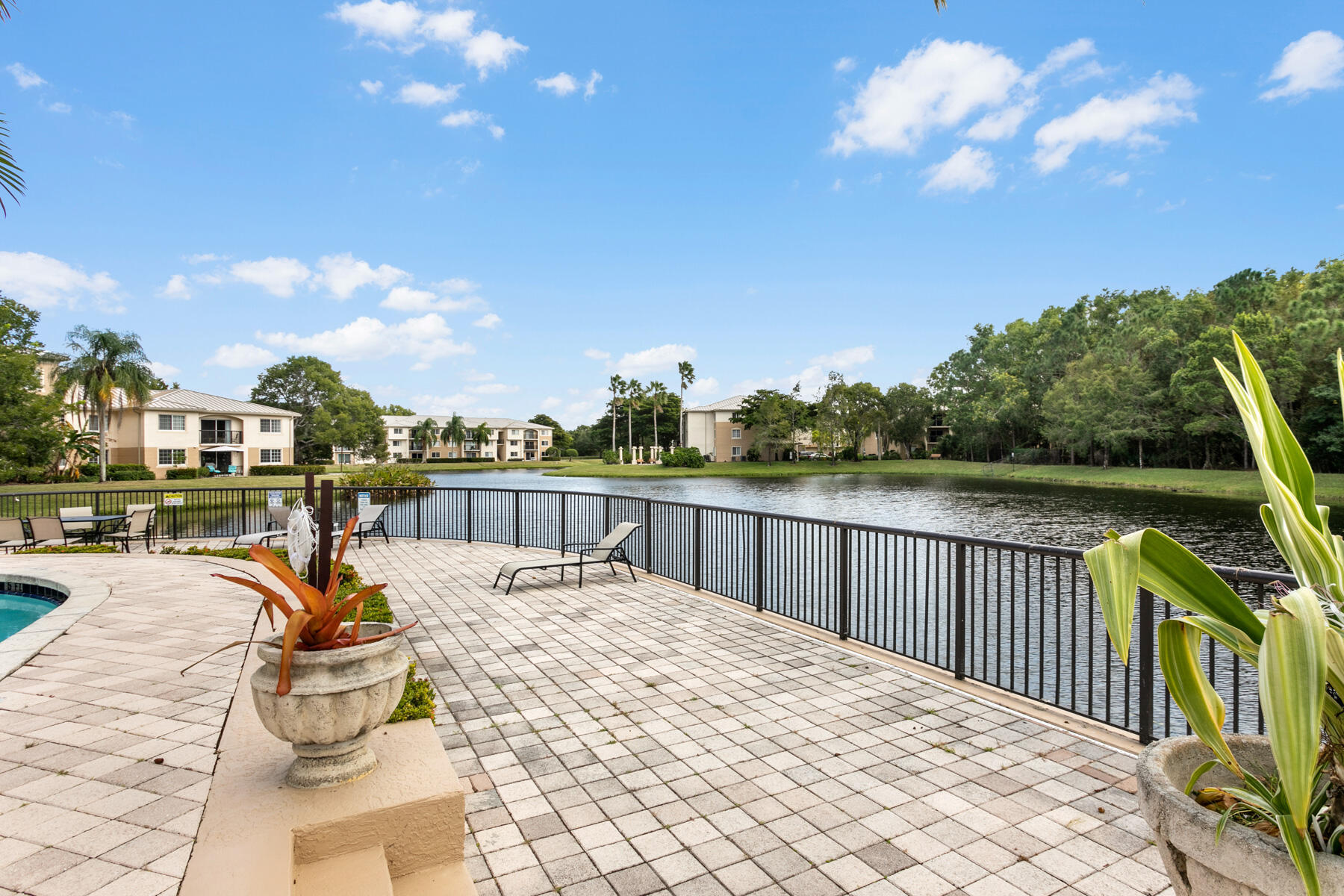 500 Crestwood Court N 520