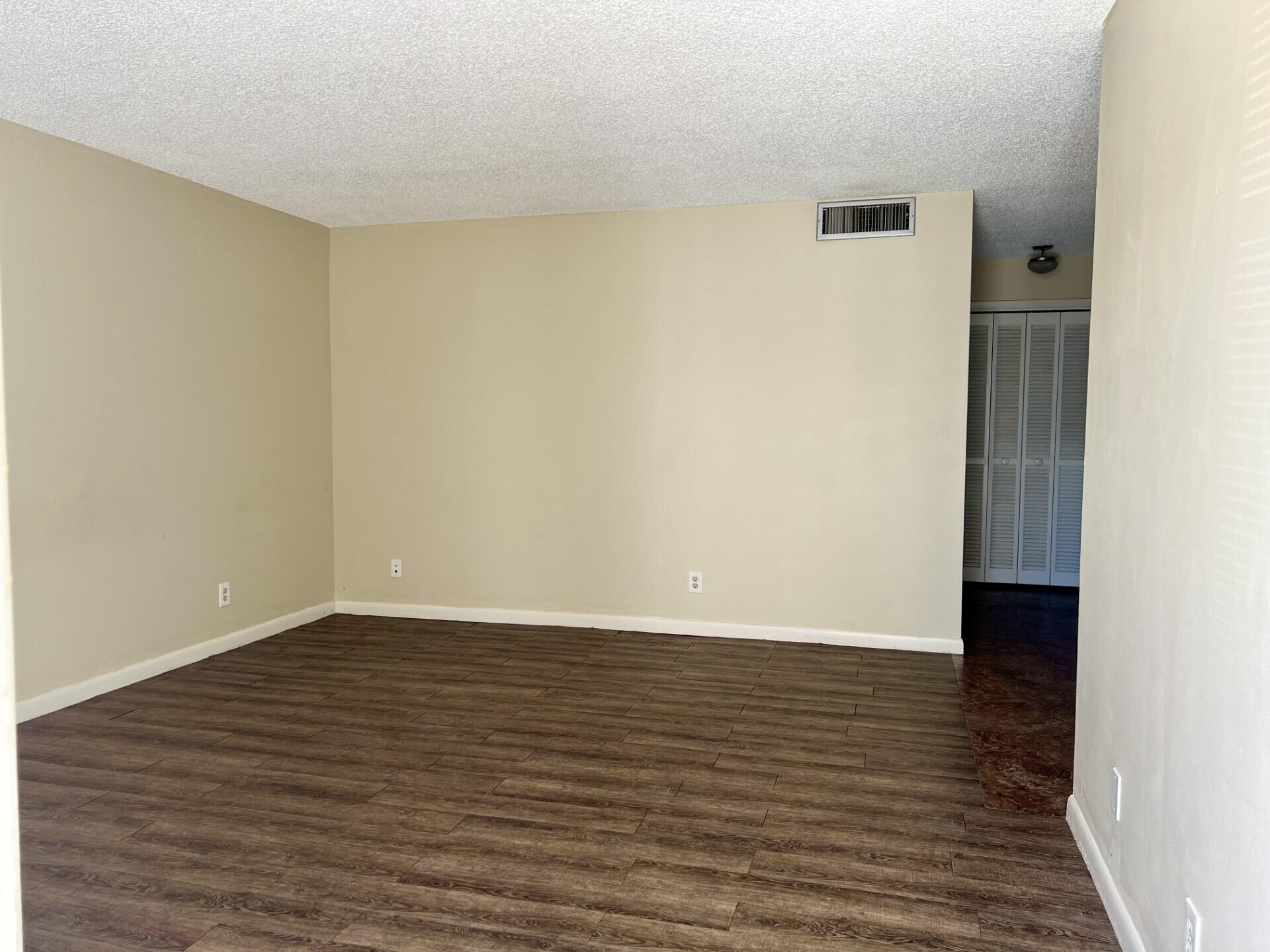 531 N J Street 3