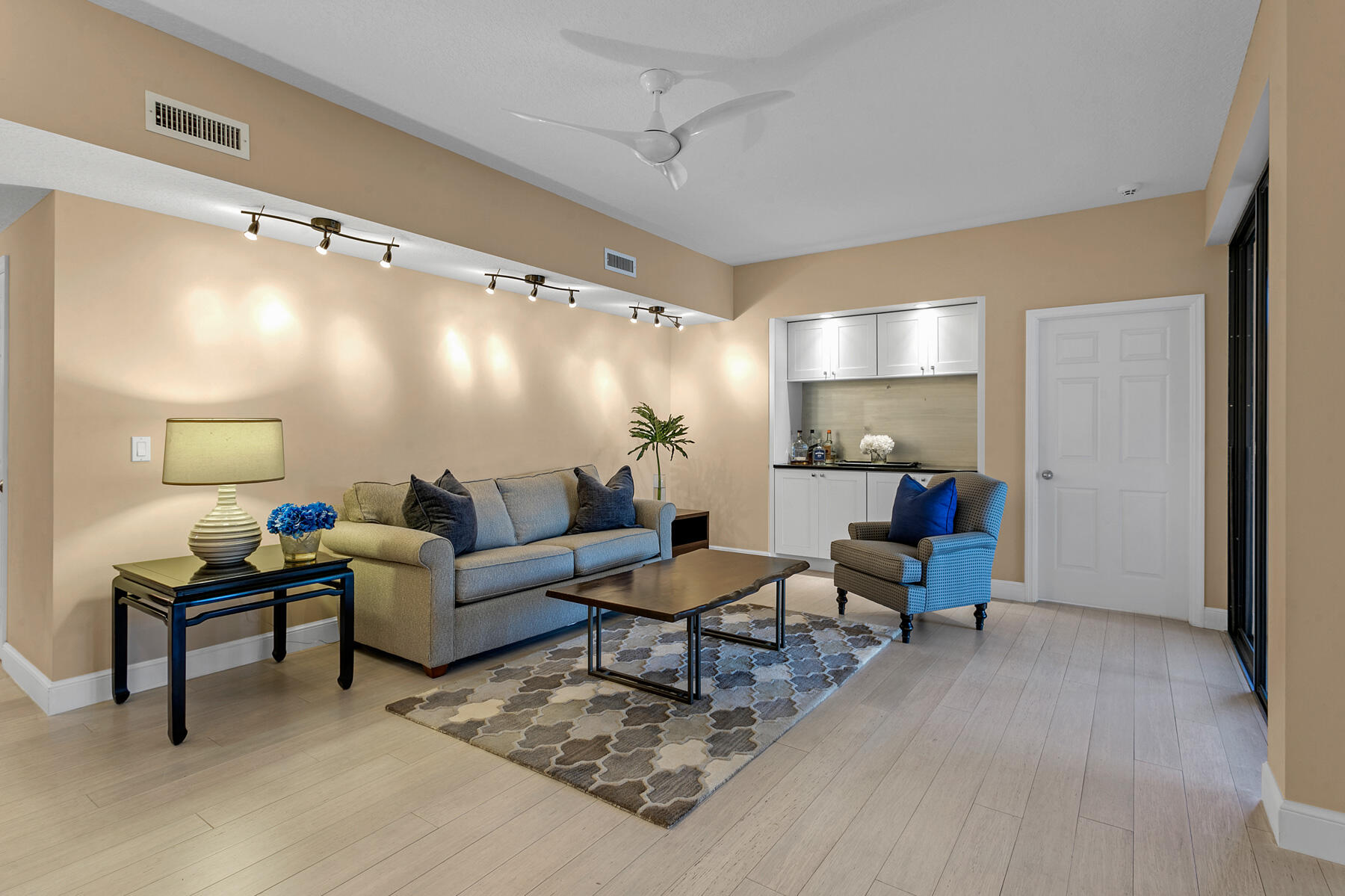 3940 Schooner Pointe Drive 109