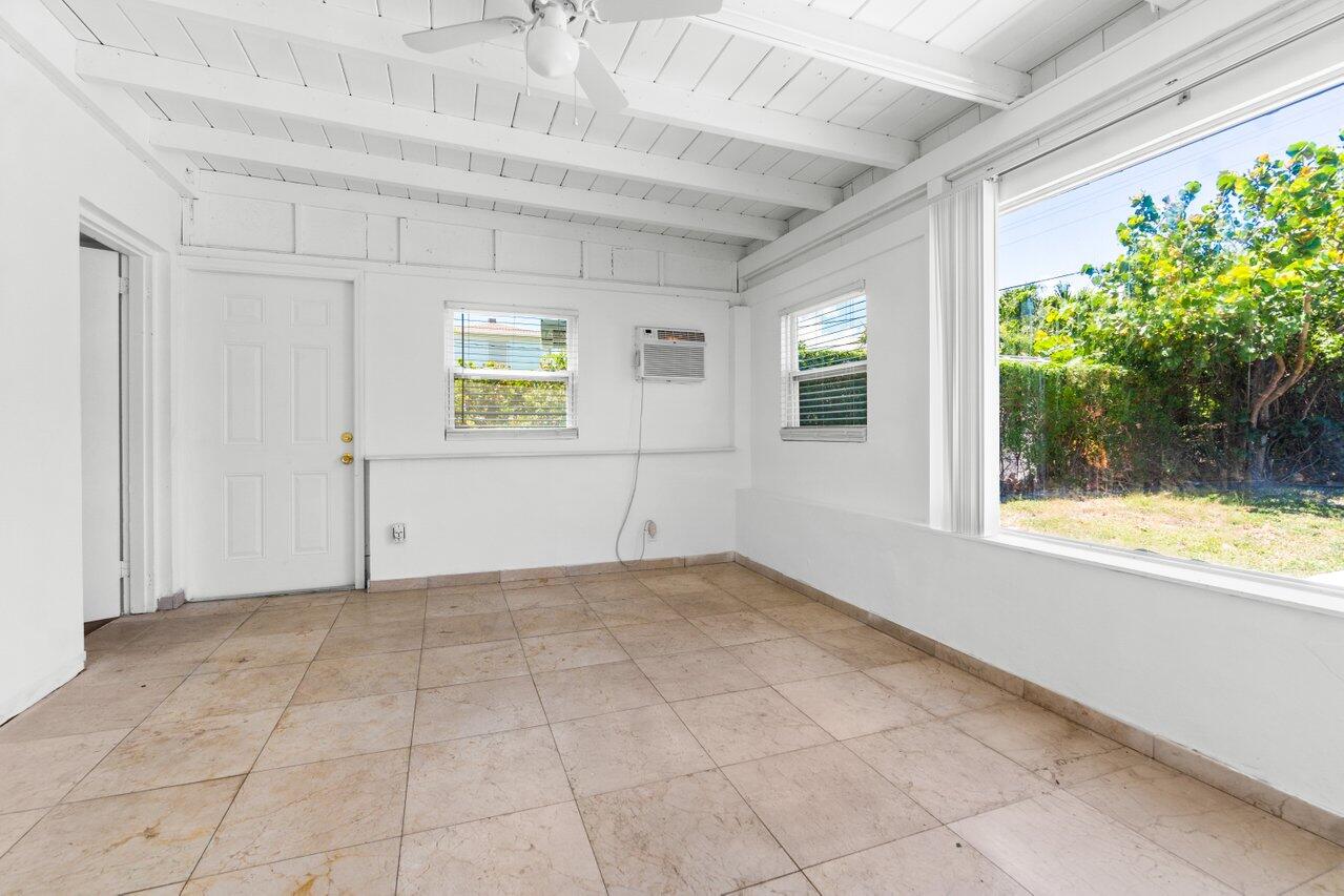 329 Laurie Road