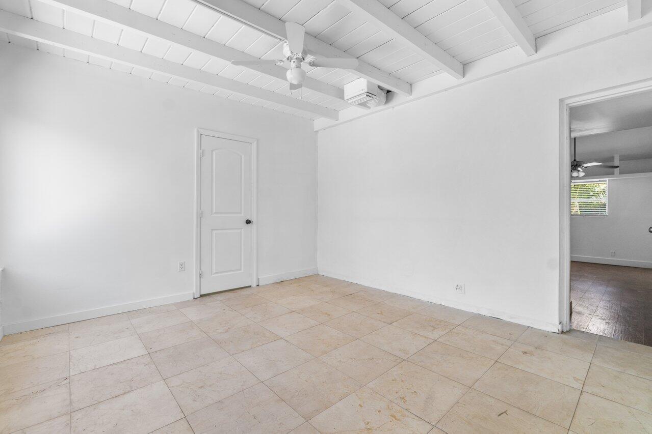 329 Laurie Road