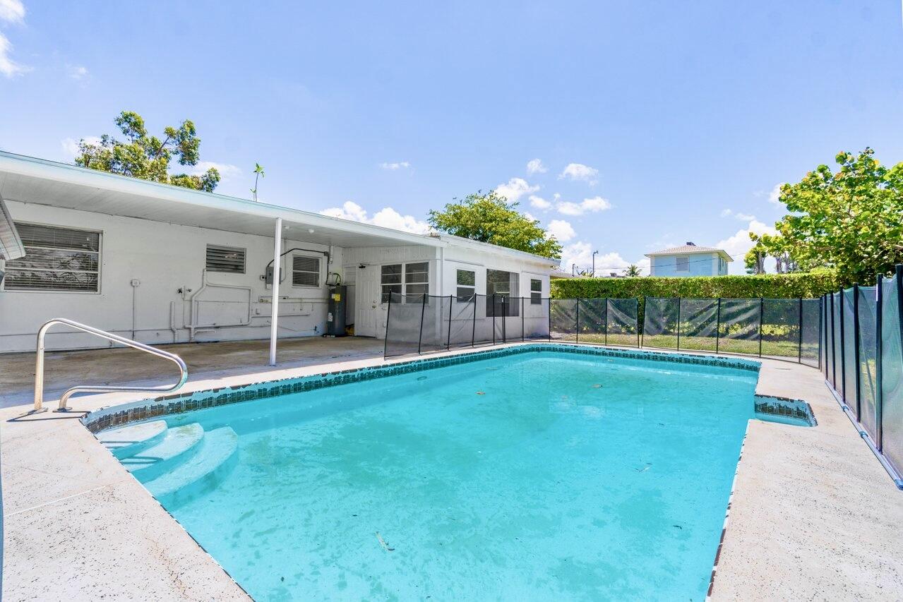 329 Laurie Road