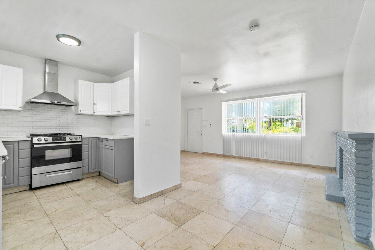 329 Laurie Road