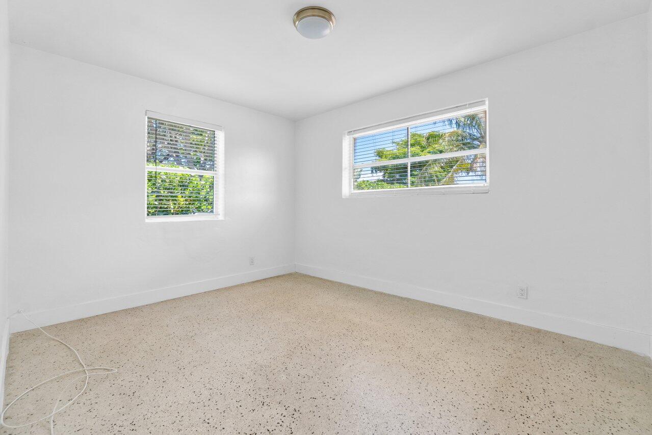 329 Laurie Road