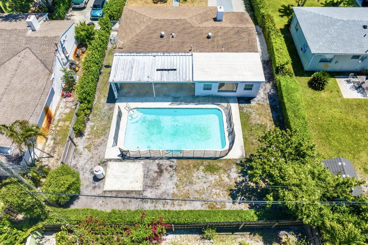 329 Laurie Road