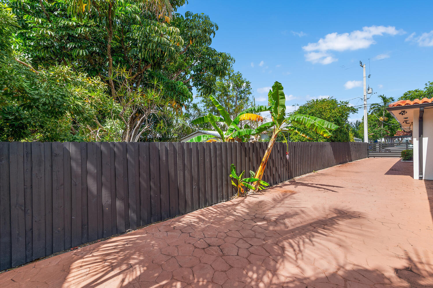 7820 Hawthorne Avenue