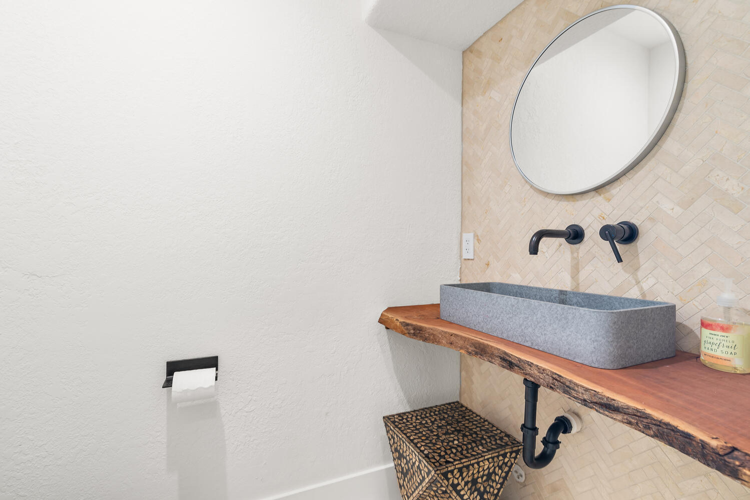 7820 Hawthorne Avenue