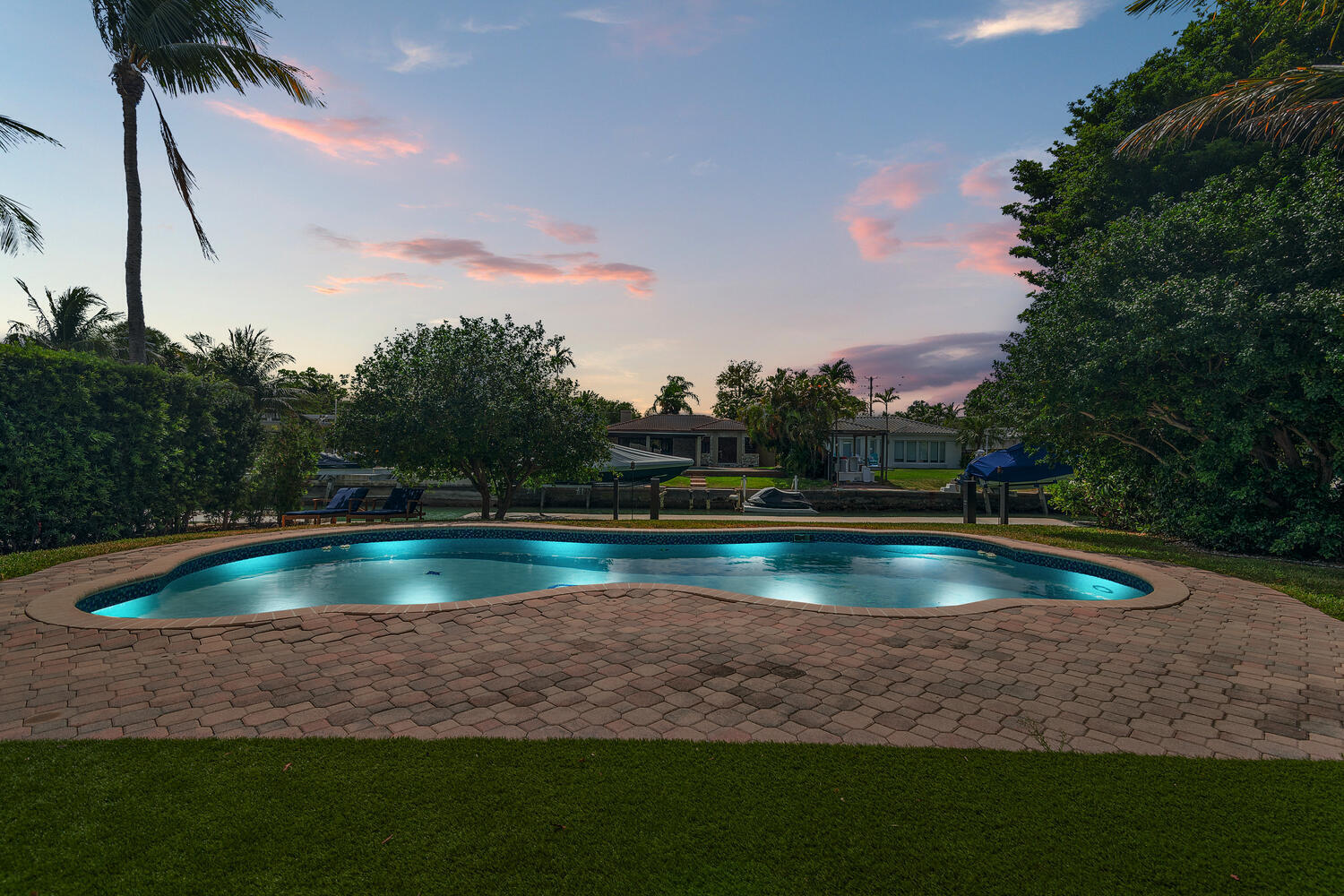 7820 Hawthorne Avenue