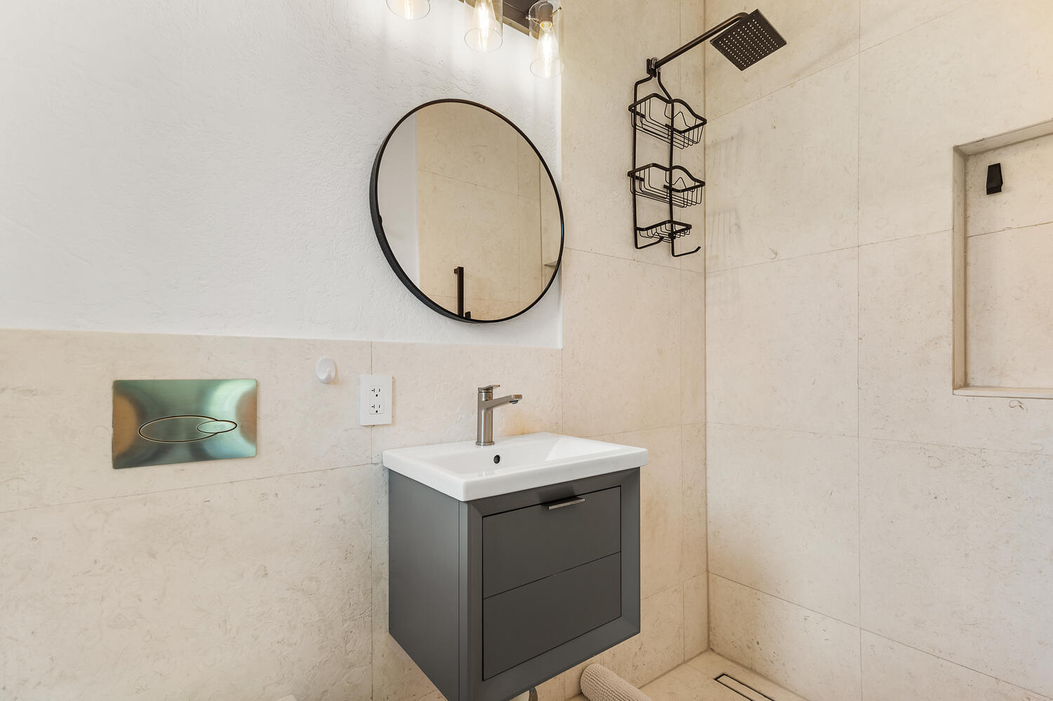 7820 Hawthorne Avenue