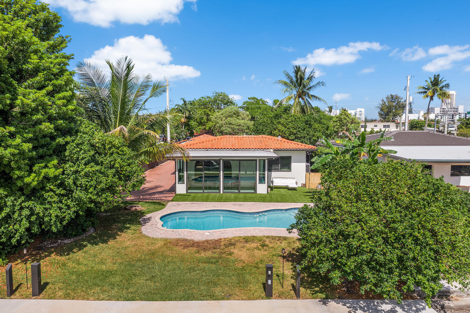 7820 Hawthorne Avenue