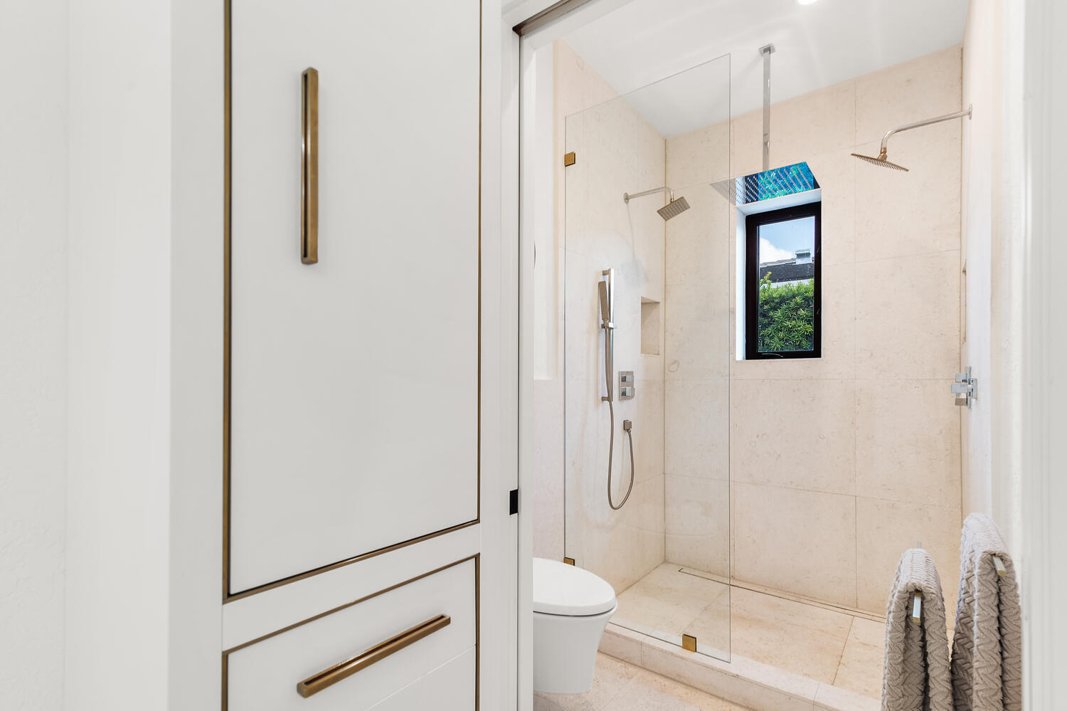 7820 Hawthorne Avenue