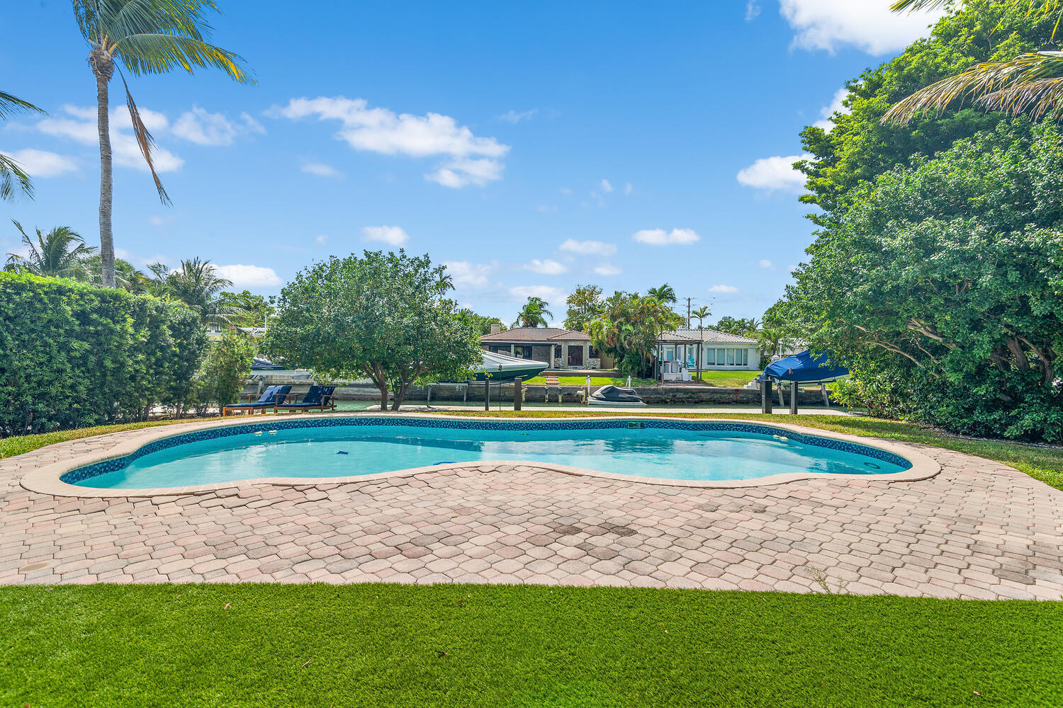 7820 Hawthorne Avenue