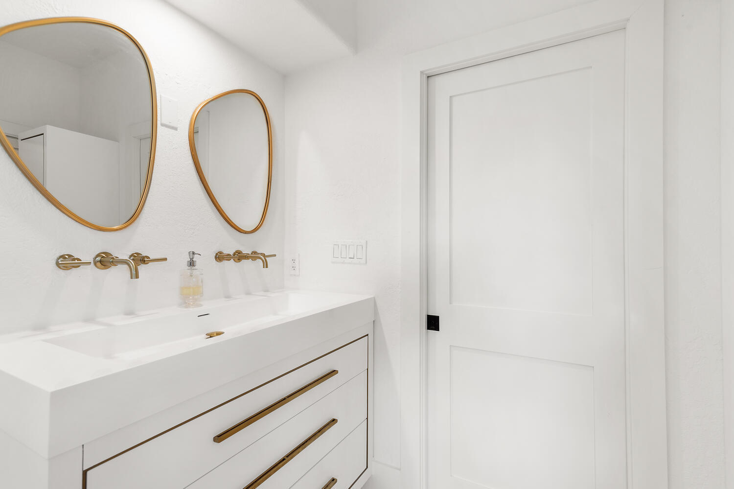 7820 Hawthorne Avenue