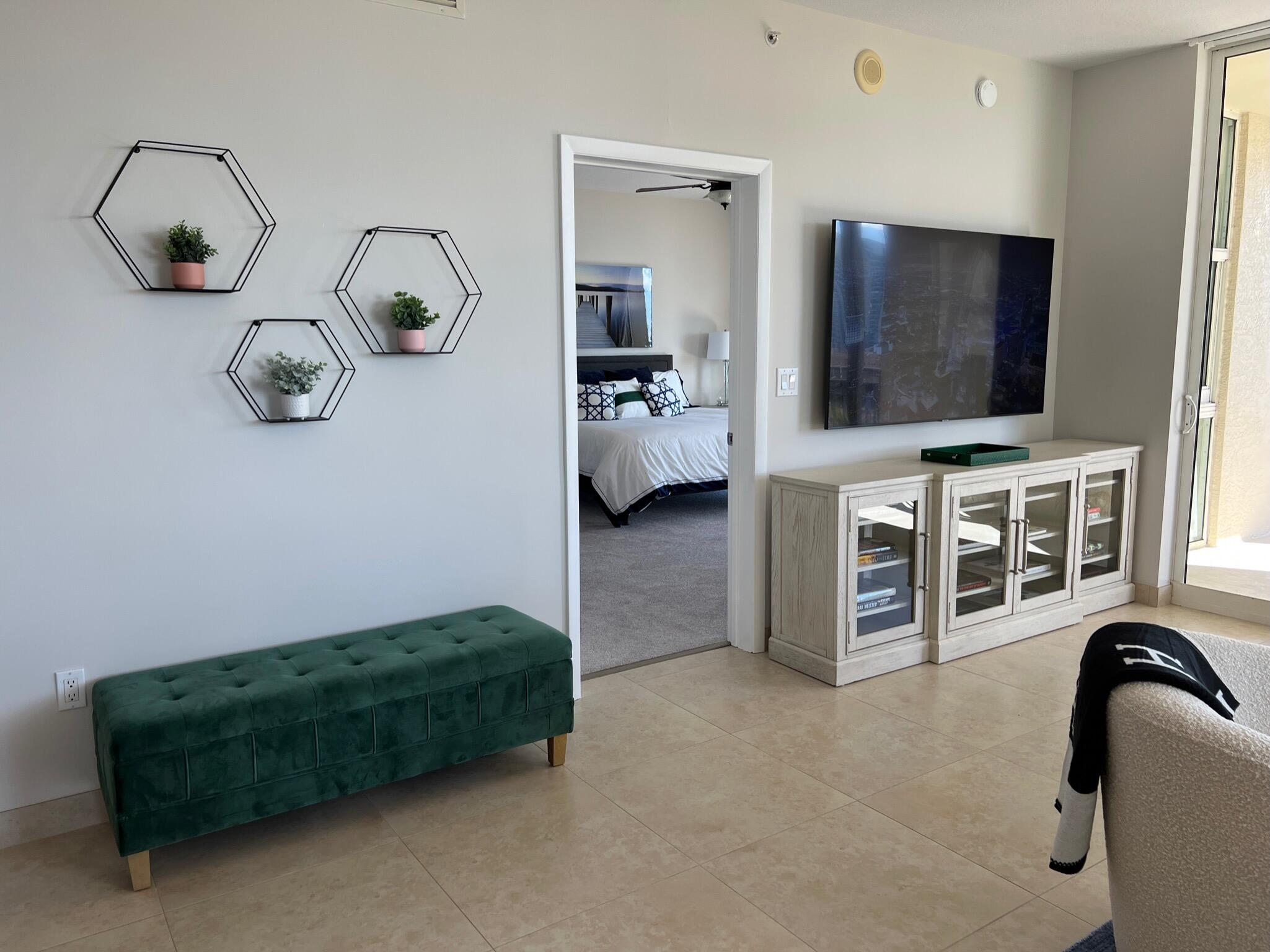 550 Okeechobee Boulevard 1001