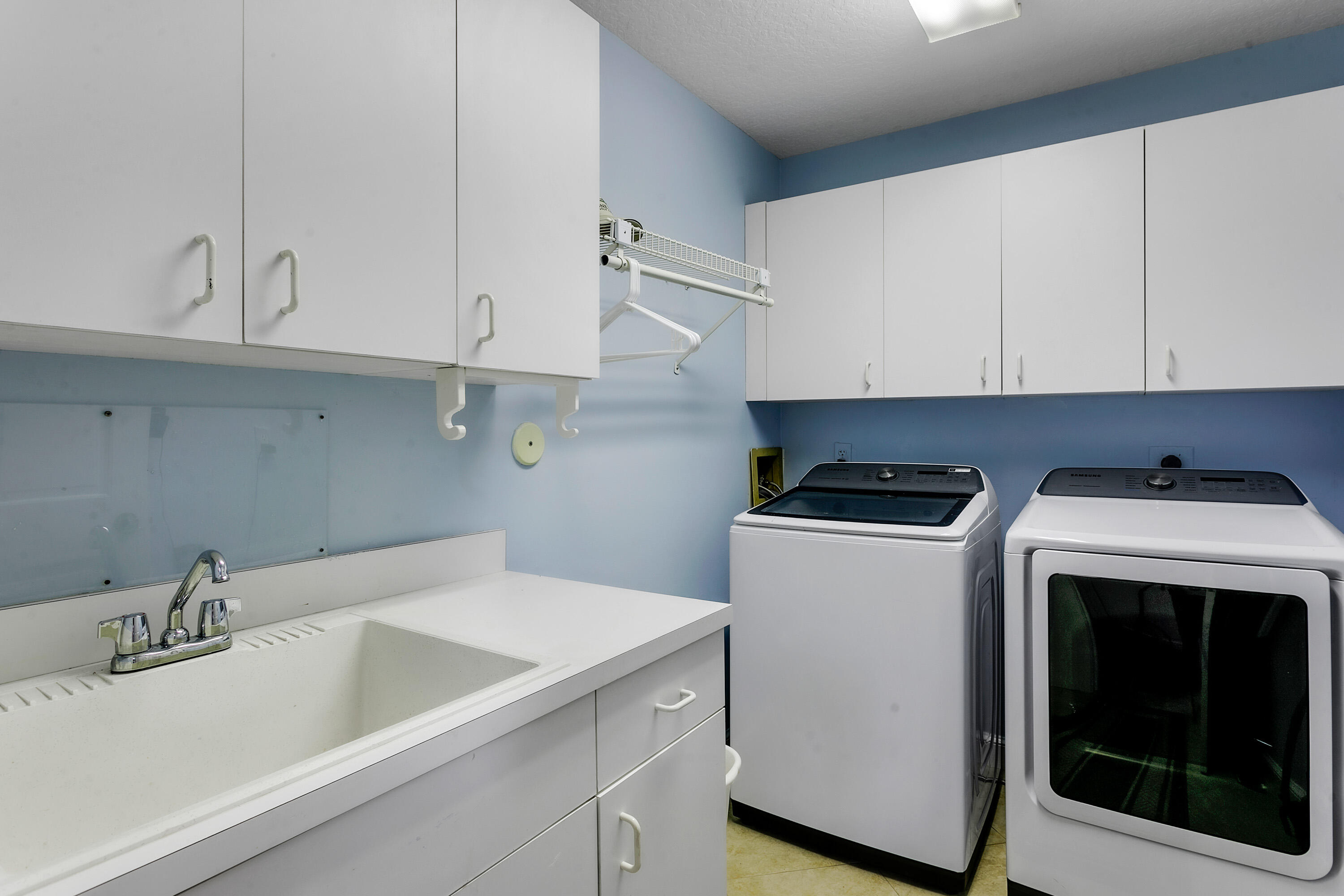 3320 Southern Cay Drive Drive