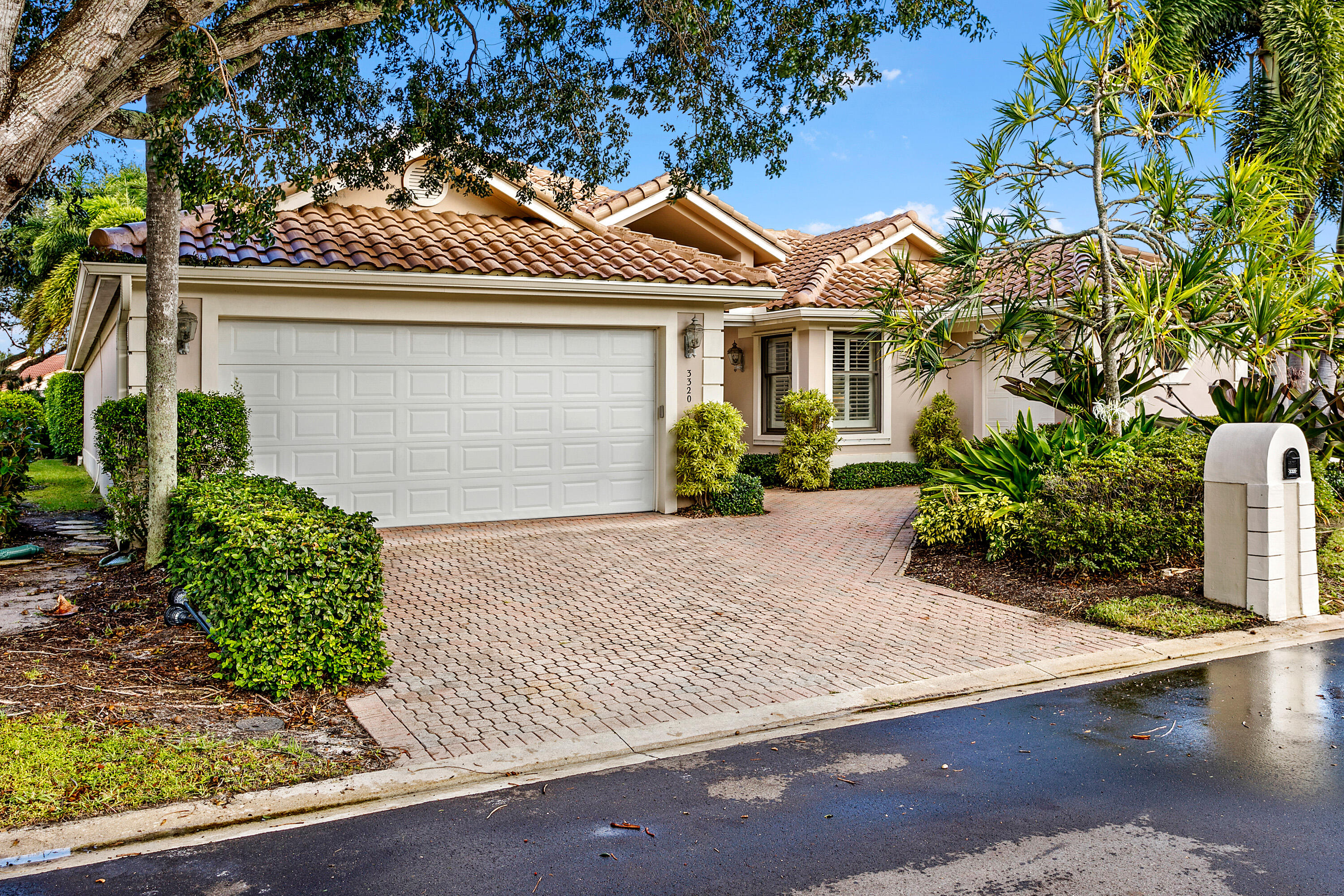 3320 Southern Cay Drive Drive
