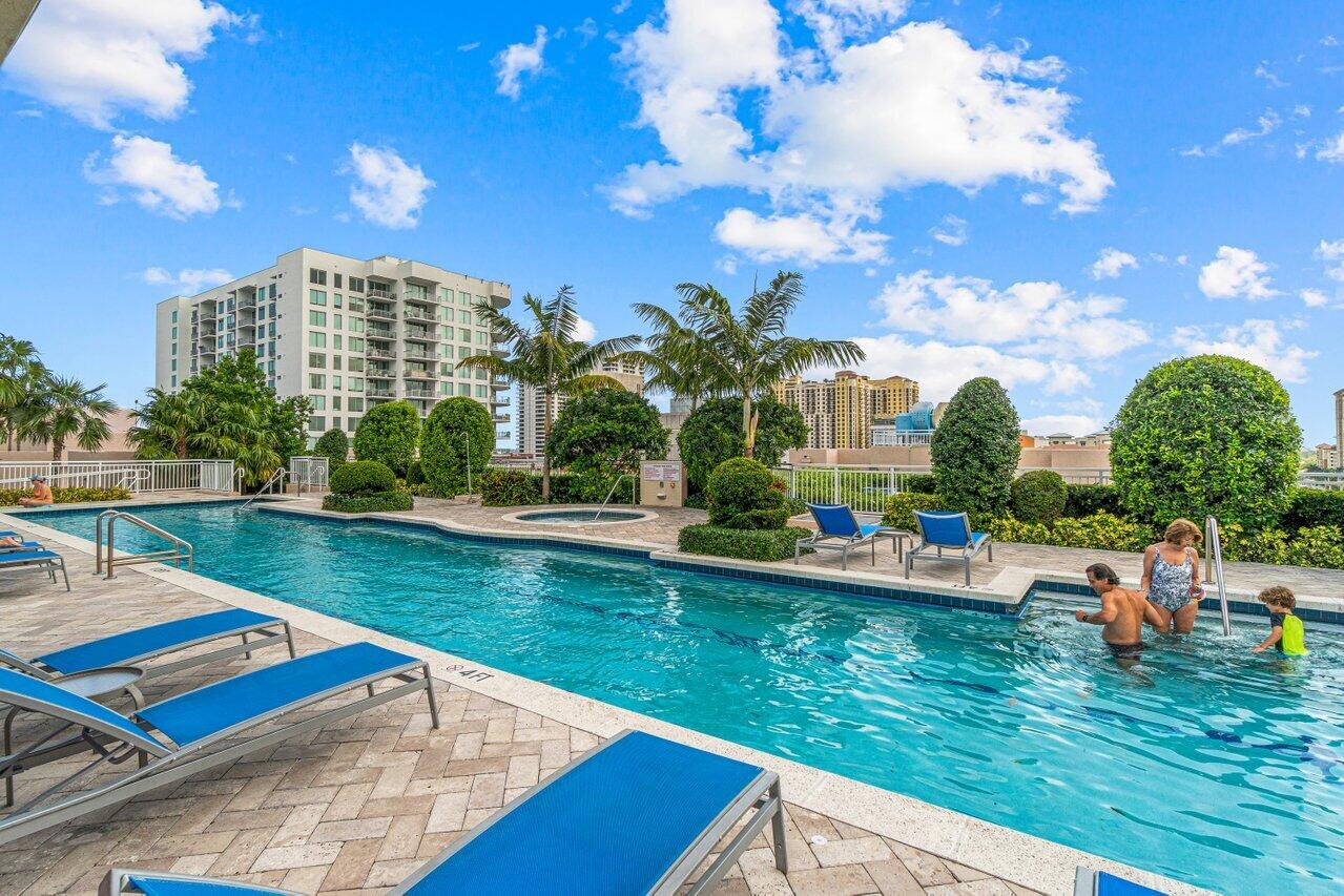 410 Evernia 807 Street 807