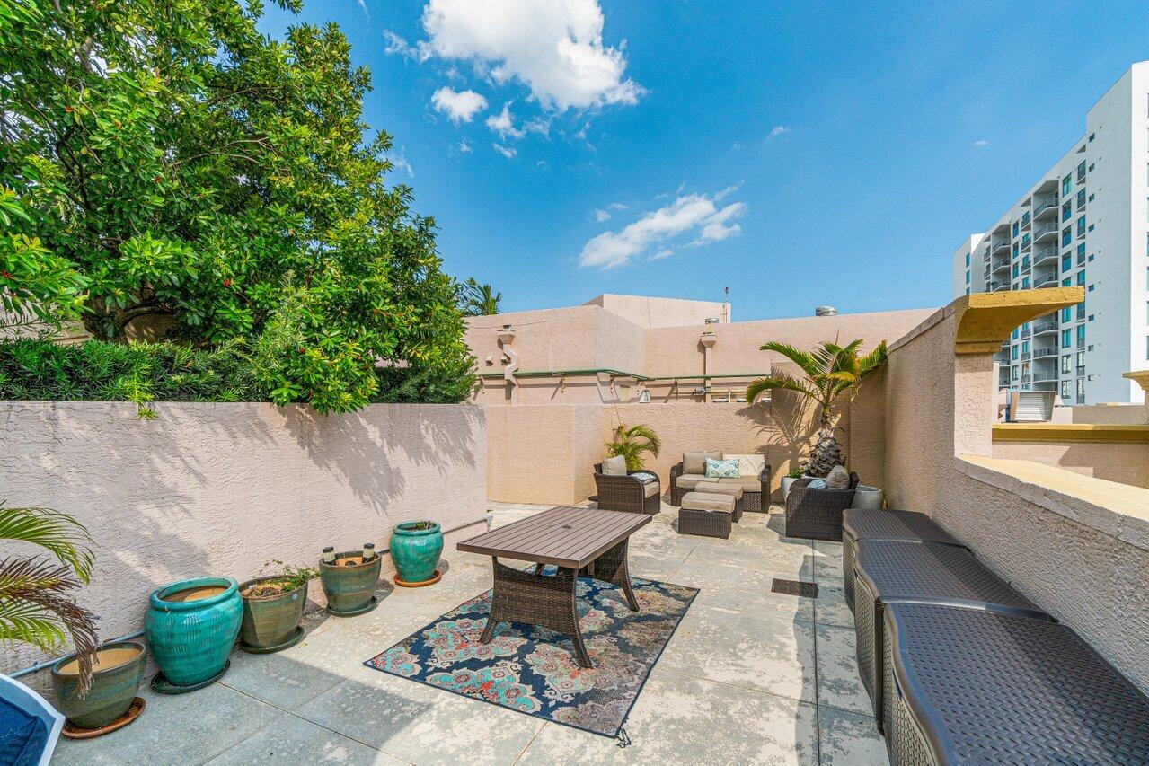 410 Evernia 807 Street 807