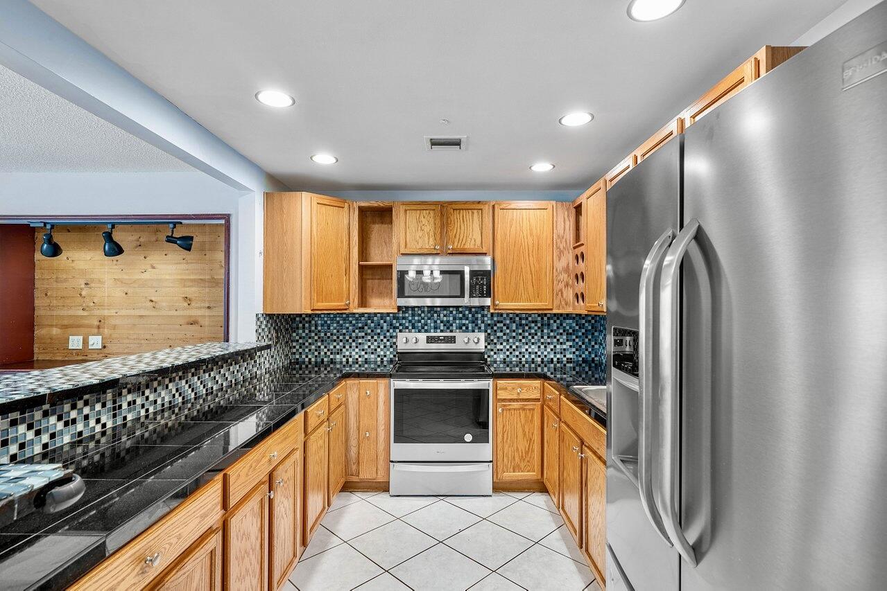 5480 SE 53rd Avenue