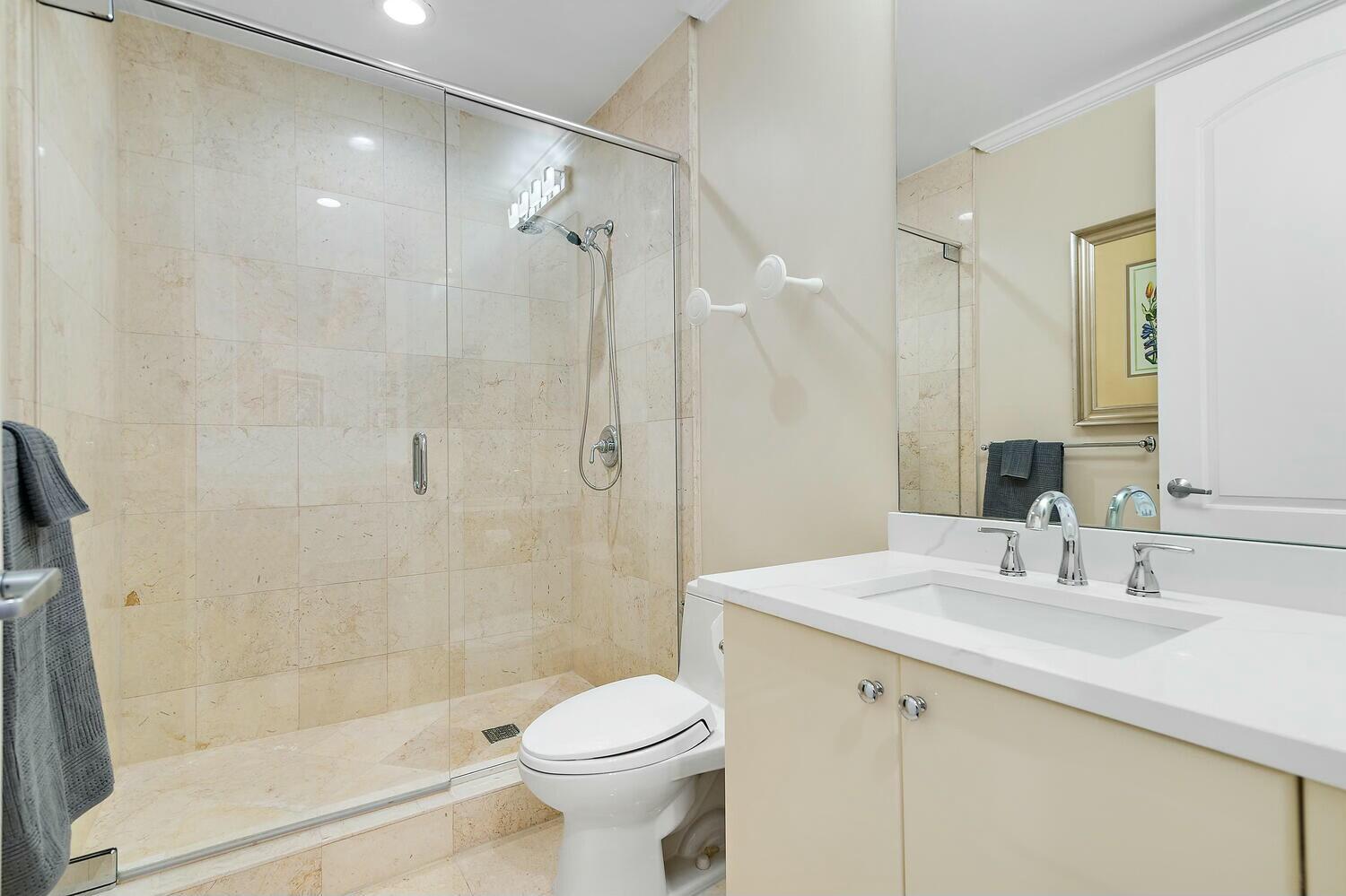 801 S Olive Avenue 1602
