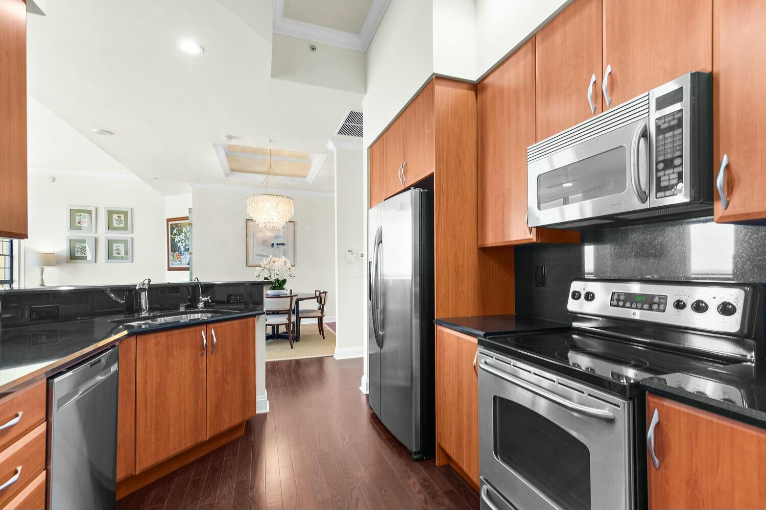 801 S Olive Avenue 1602