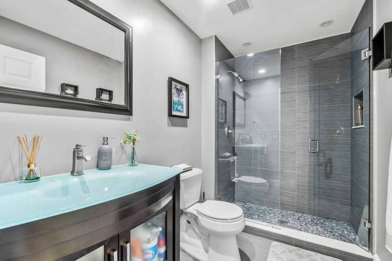 15092 Oak Chase Court