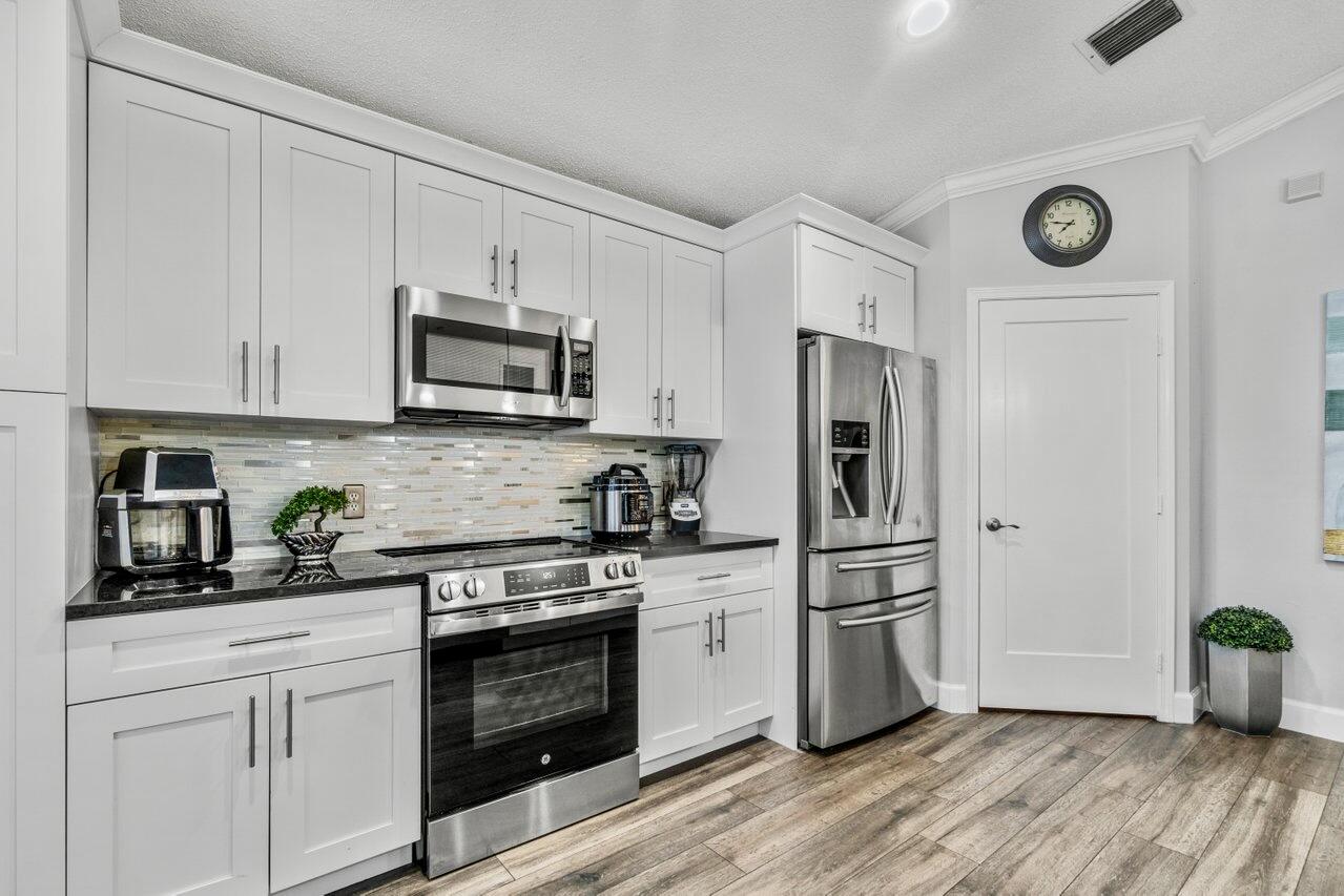 15092 Oak Chase Court