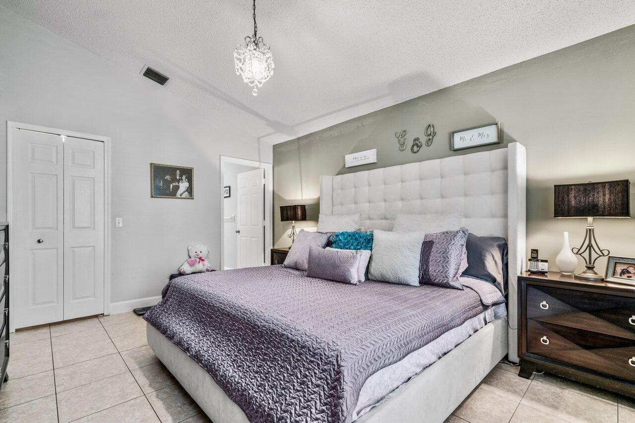 15092 Oak Chase Court