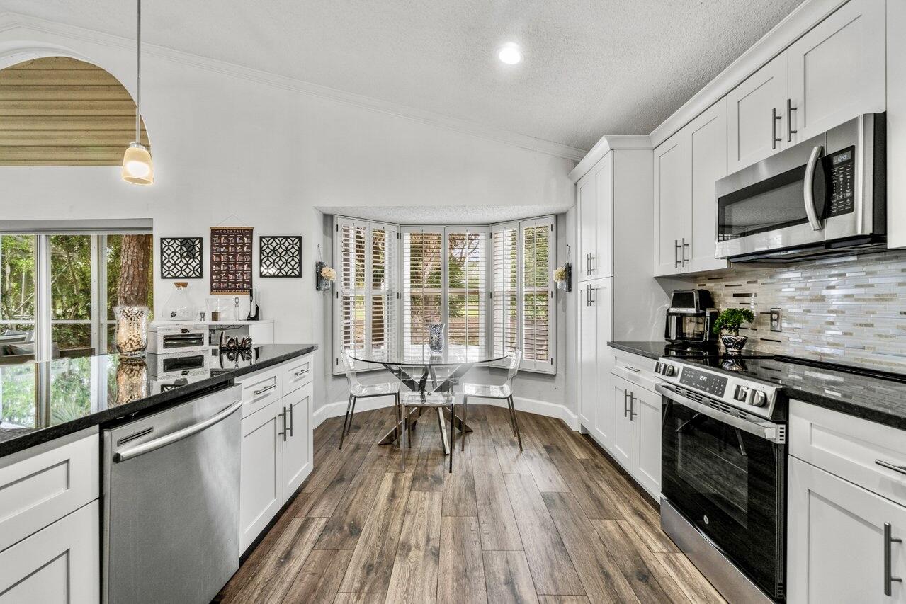 15092 Oak Chase Court