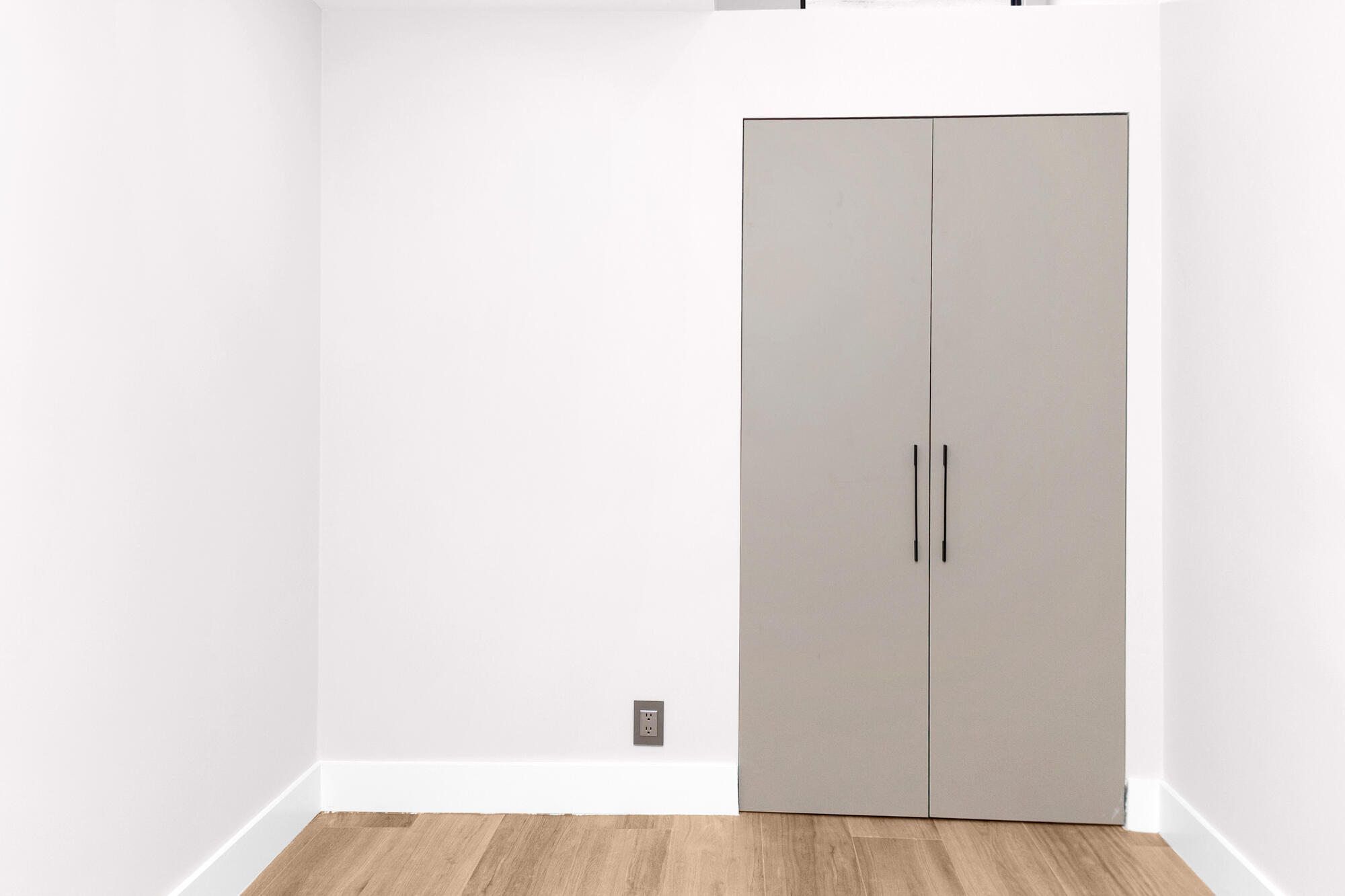 2435 Windsor Way Court