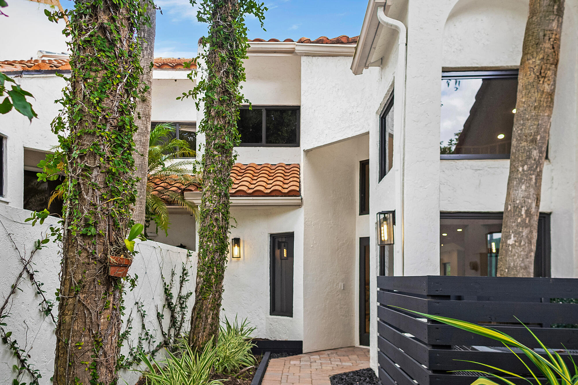 2435 Windsor Way Court